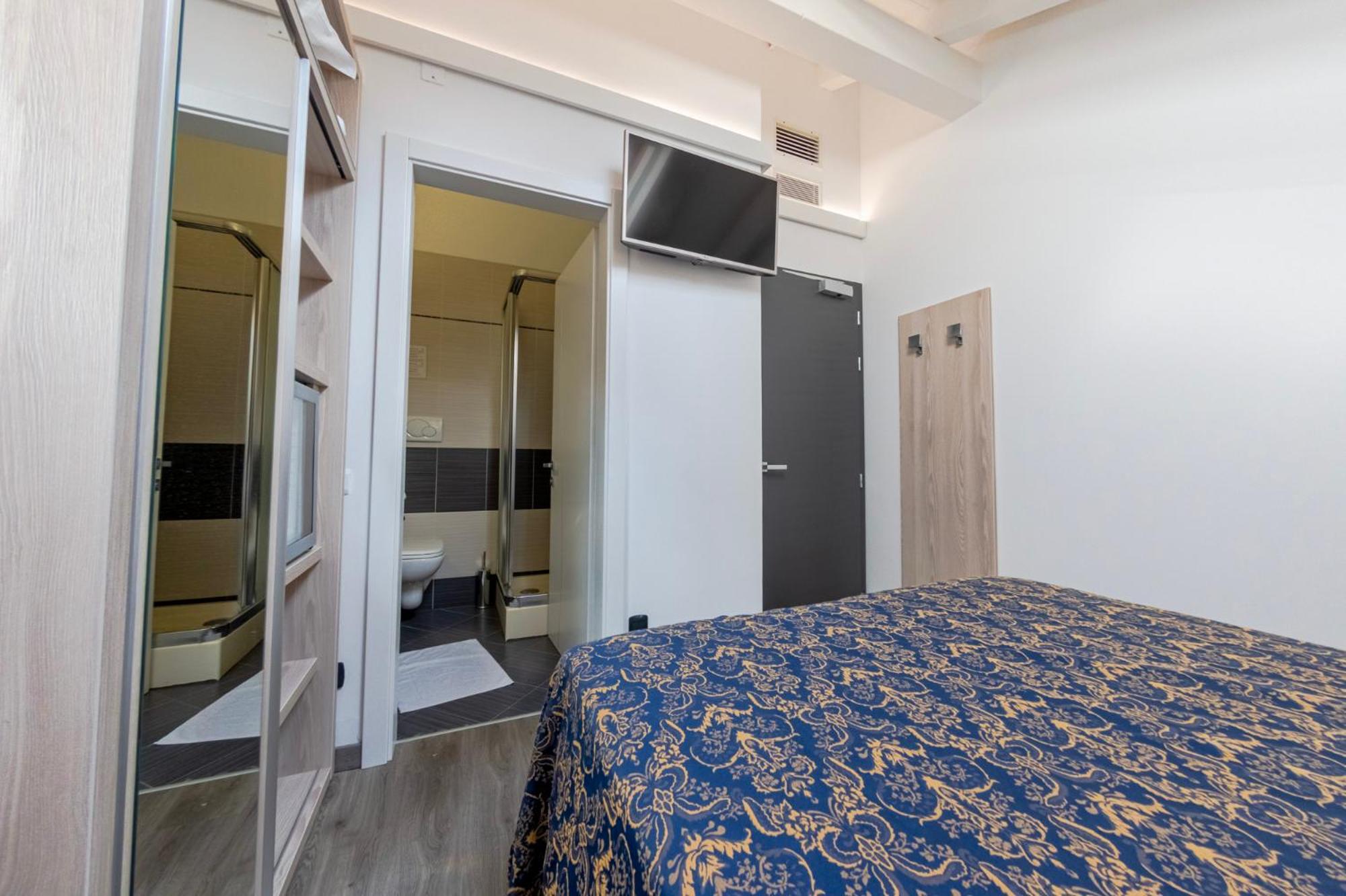 Single Room photo 3