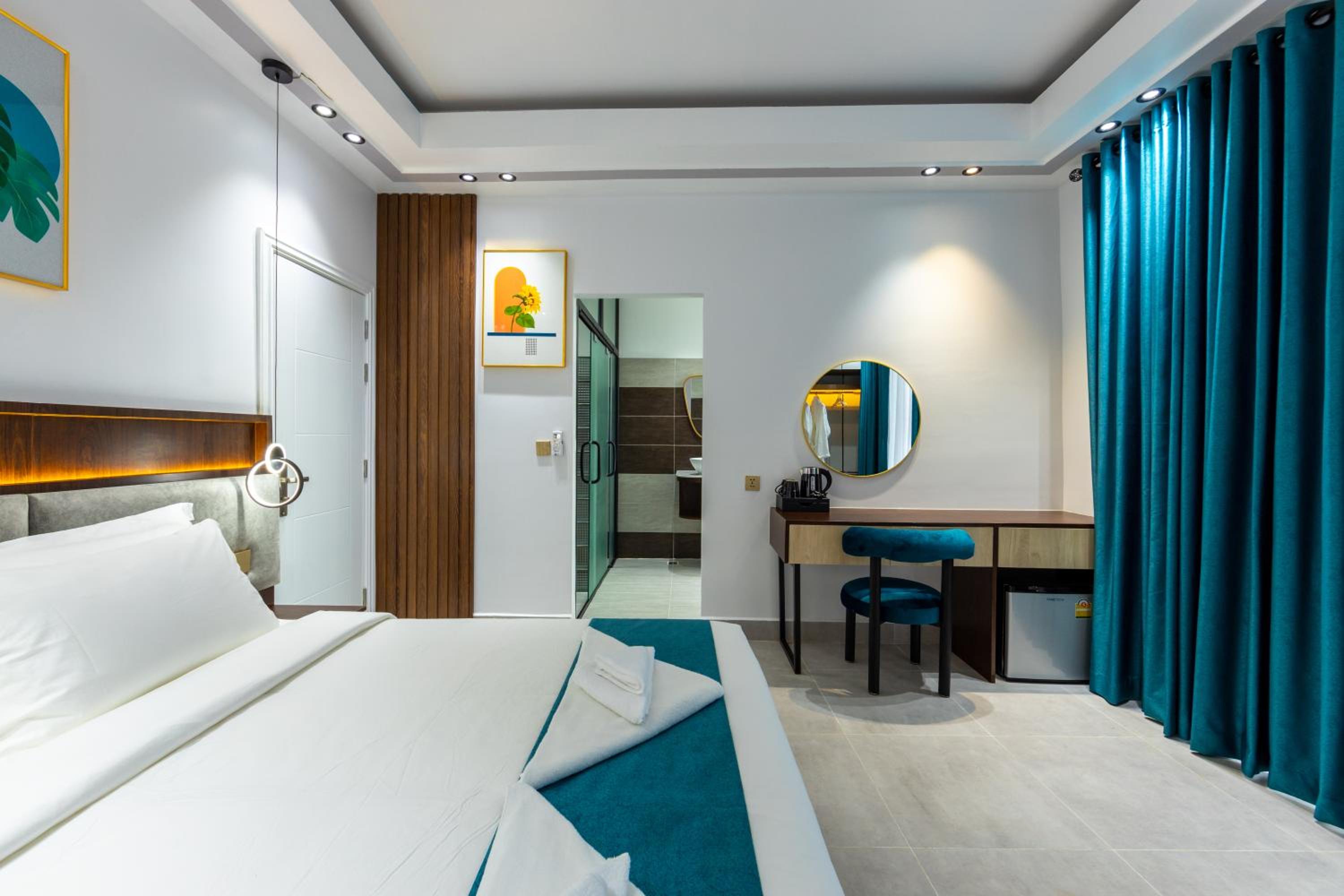 Deluxe Double Room with Balcony photo 1