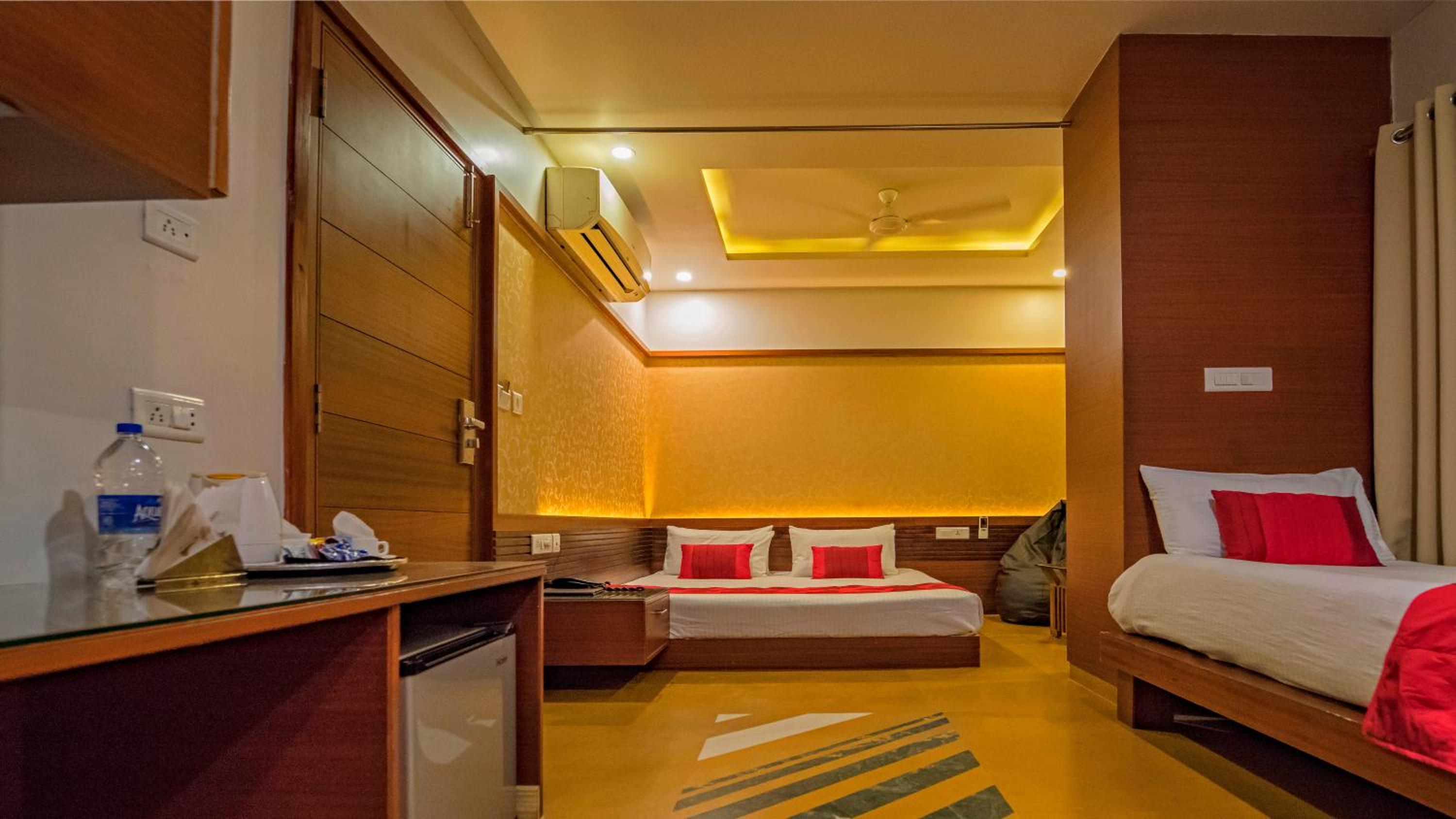 Deluxe Triple Room (Sanitized)): 10% off on Room Upgrade, Subject to availability, 20% off on Meal Upgrade, 10% off on Two -way Airport Transfer, 10% Off on Early Check-in upto 2 hours {Subject to Availability}, Free Linen Change - Photo 9