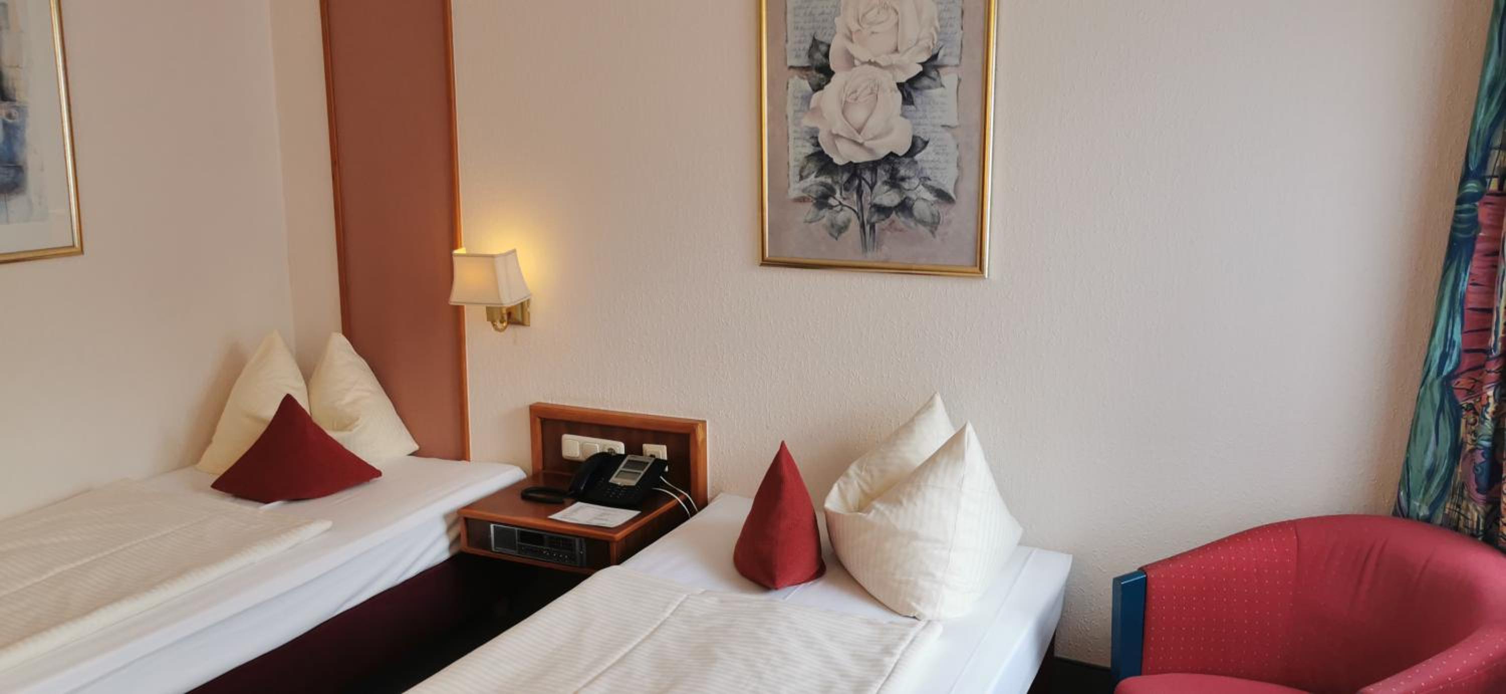 Twin Room - Photo 1