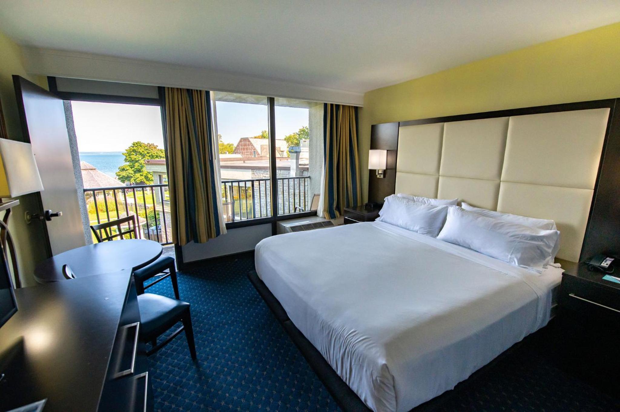 Premium King Room with Oceanfront View - Photo 1