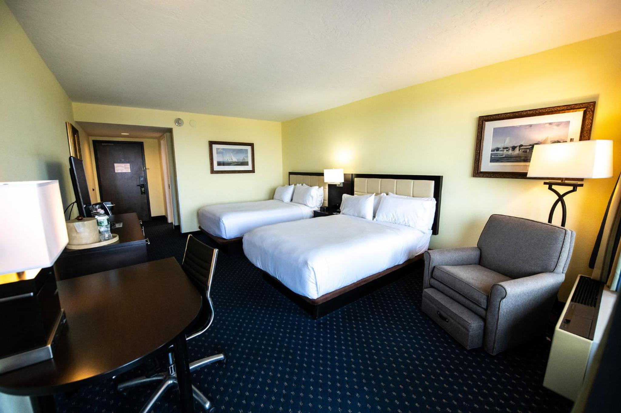 Premium Room with Two Queen Beds and Oceanfront View - Photo 2