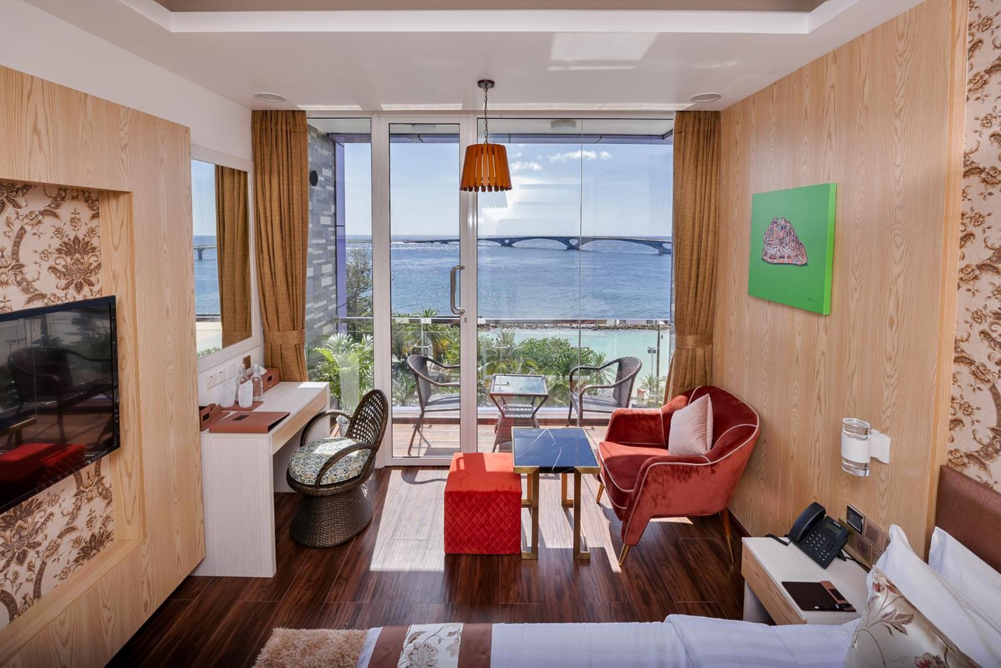 Deluxe Suite with Sea View (Free Return Airport Transfer and 10% off on Food & Beverage) photo 1