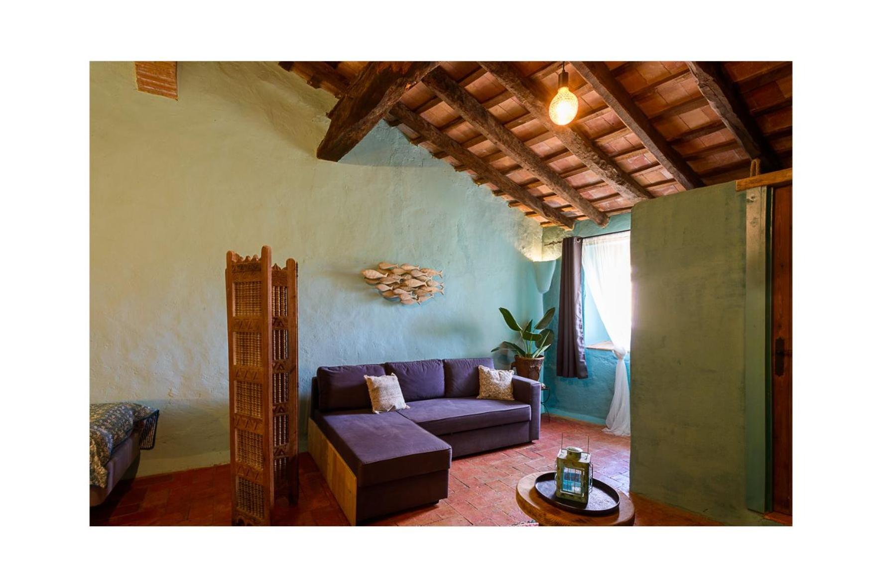 Family Room with Private Bathroom photo 2