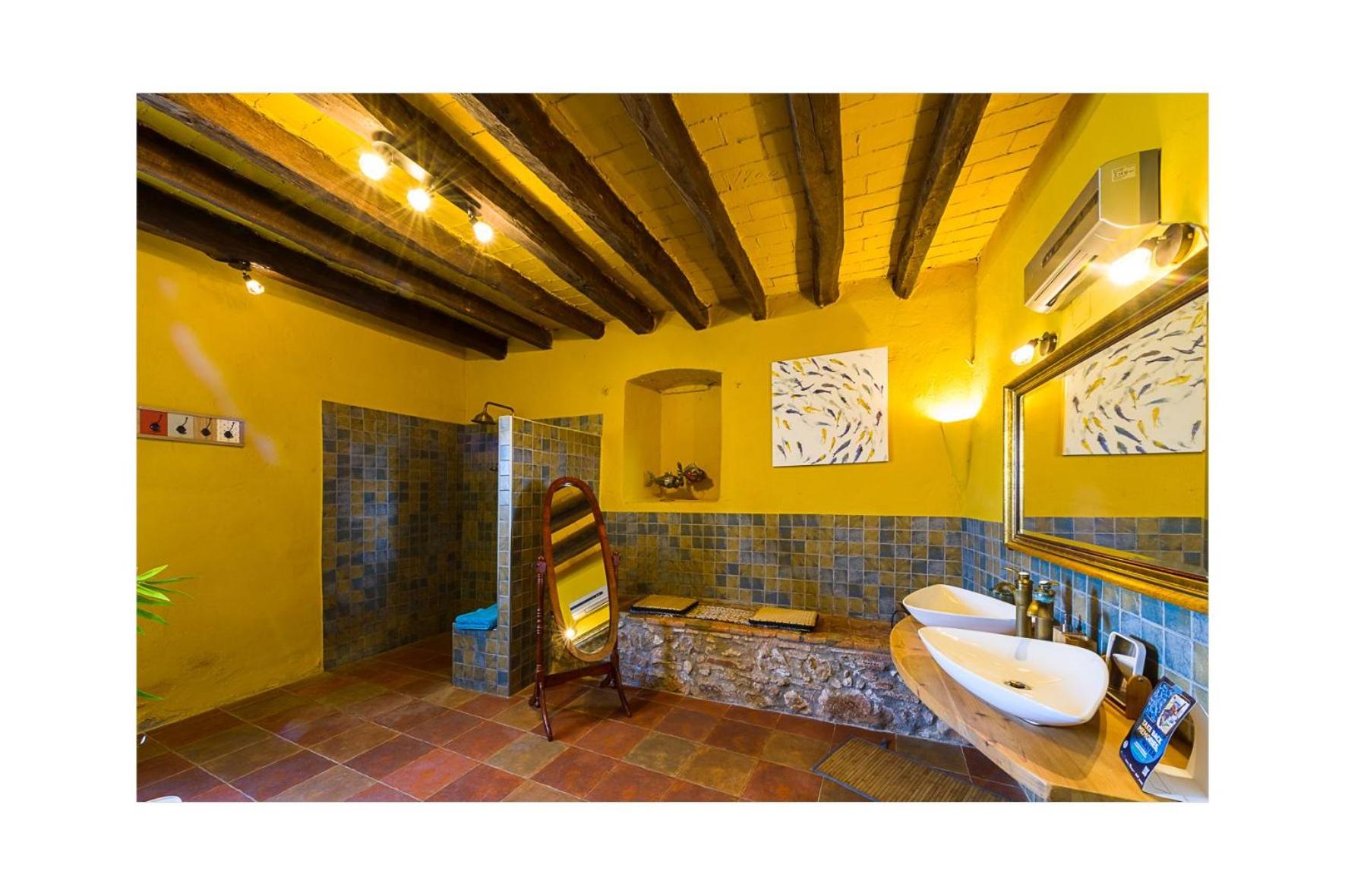 King Suite - Photo 12
