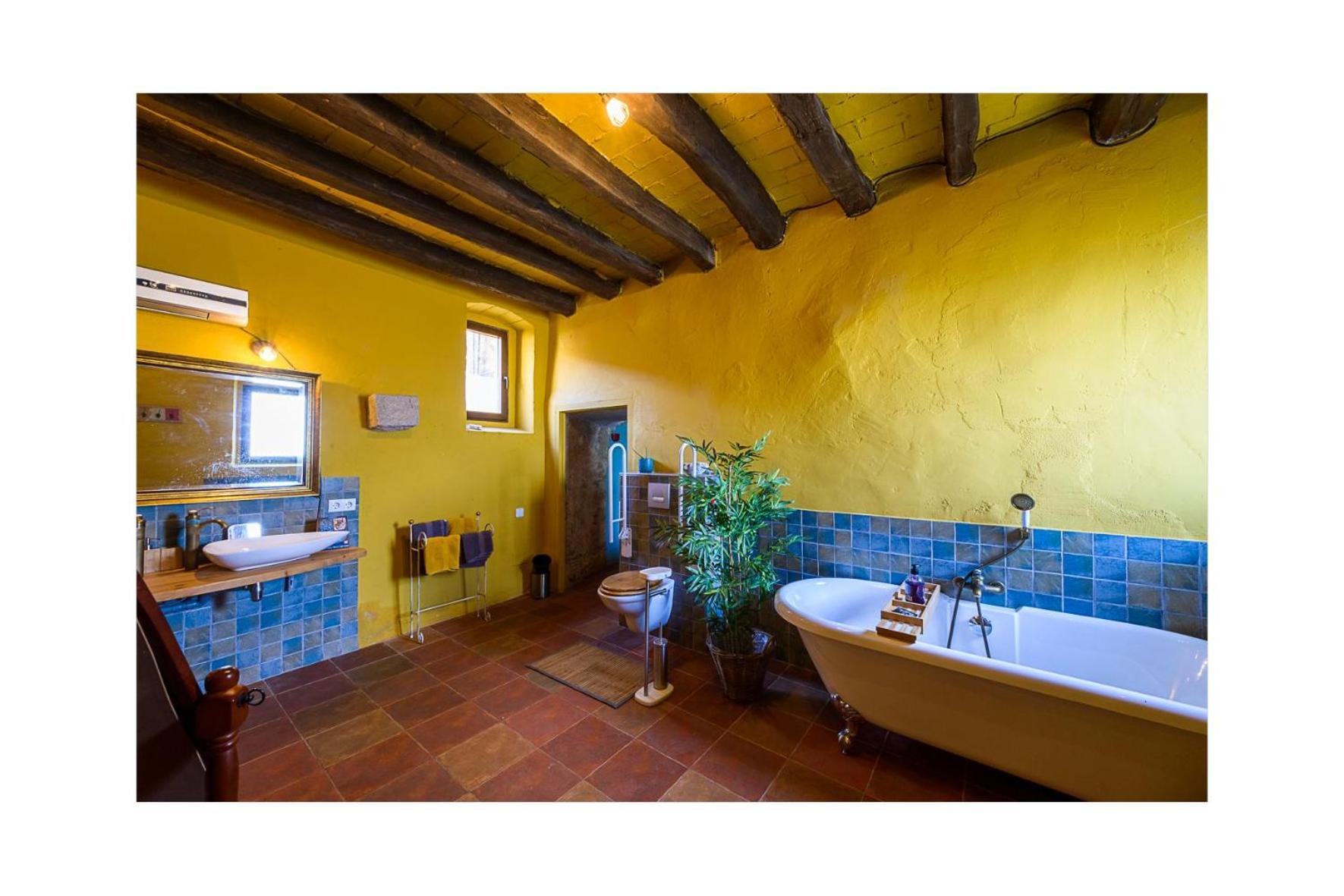 King Suite - Photo 2