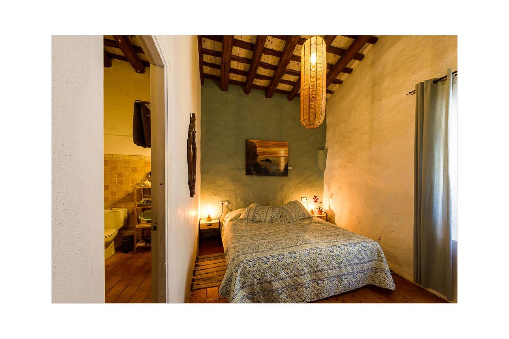 Double Room with Private Bathroom photo 3