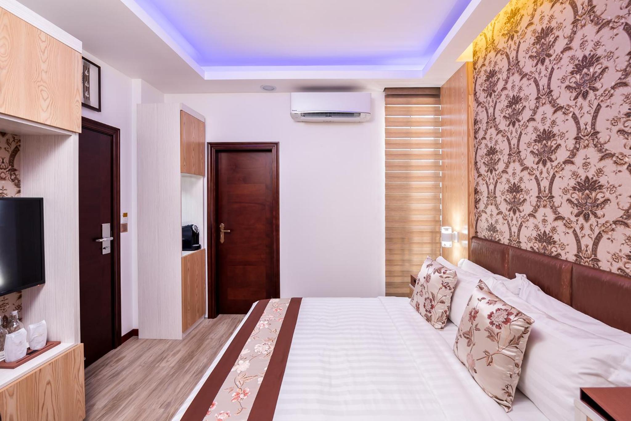 Superior Queen Room (Free Return Airport Transfer and 10% off on Food & Beverage) photo 3