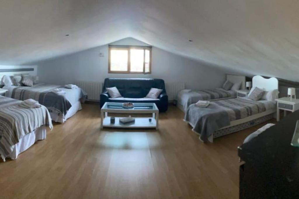 Casa de cuatro habitaciones