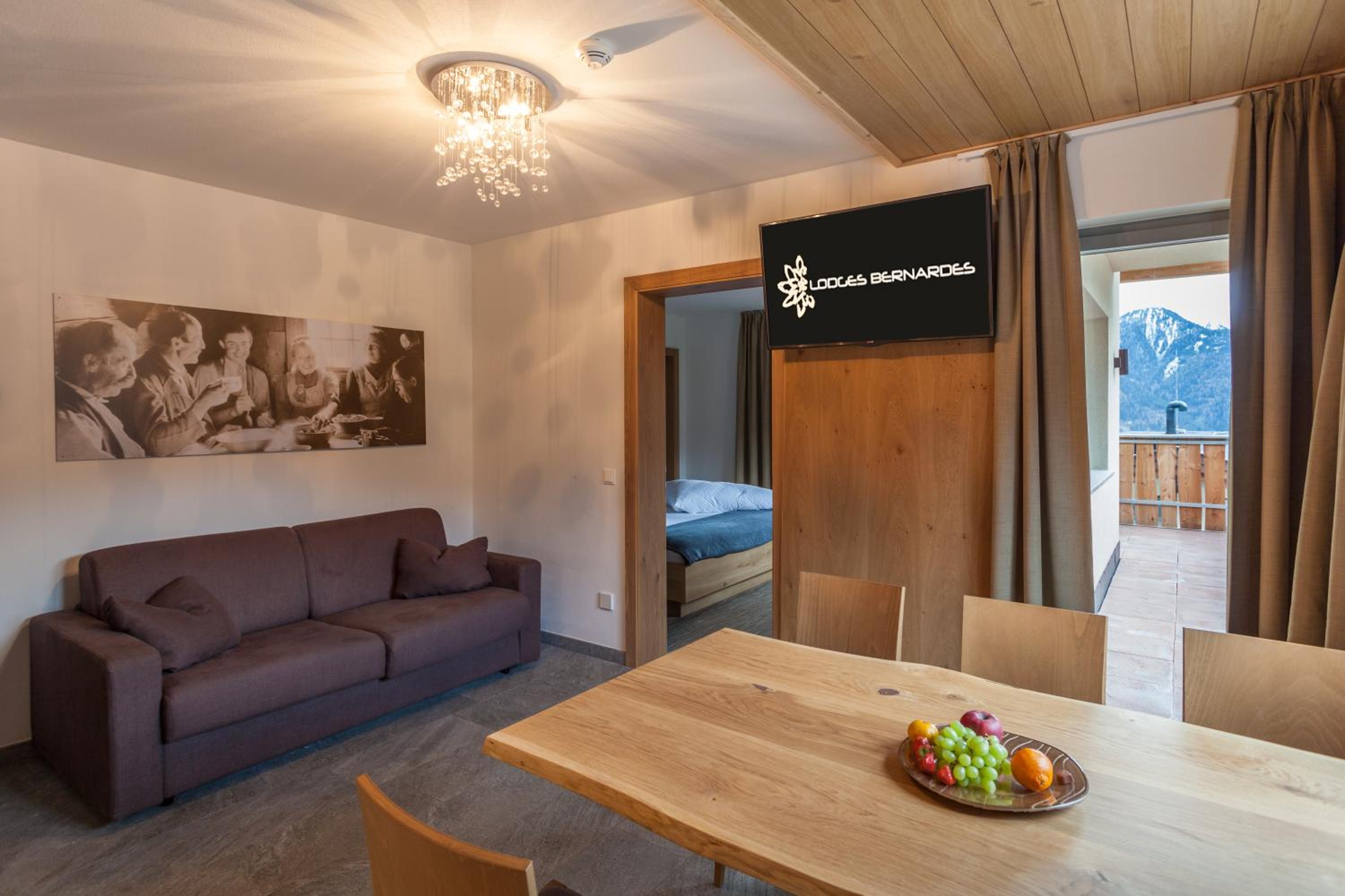 Comfort Two-Bedroom Apartment with Balcony