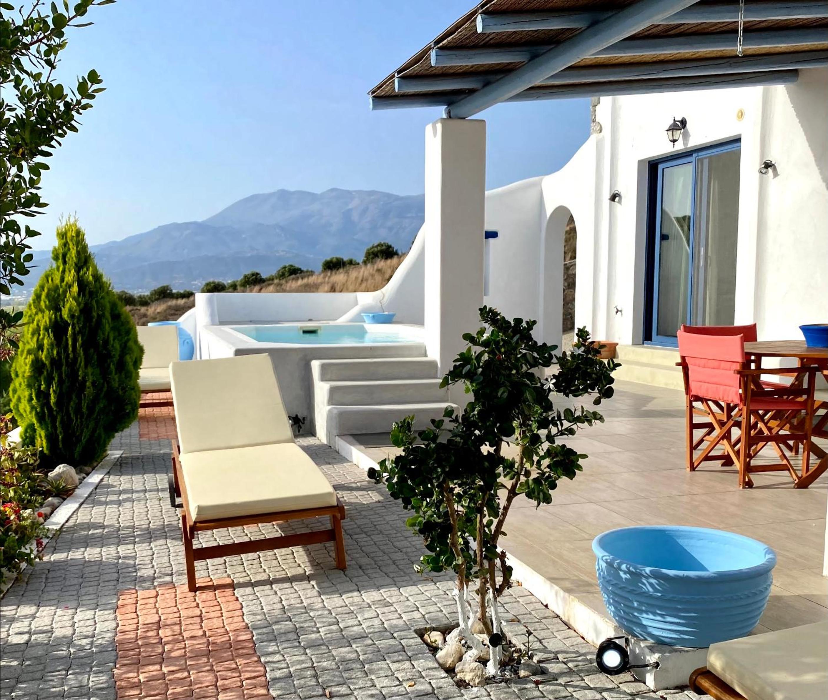 Family Two-Bedroom Suite with Hydromassage Plunge Pool photo 2