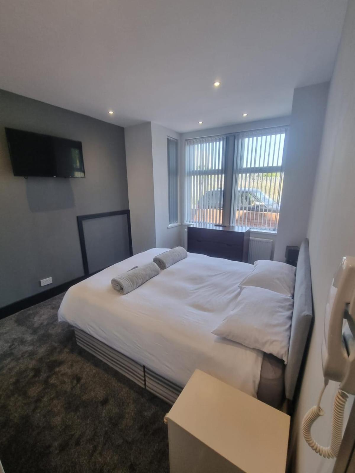 Double Room with Private Bathroom photo 3