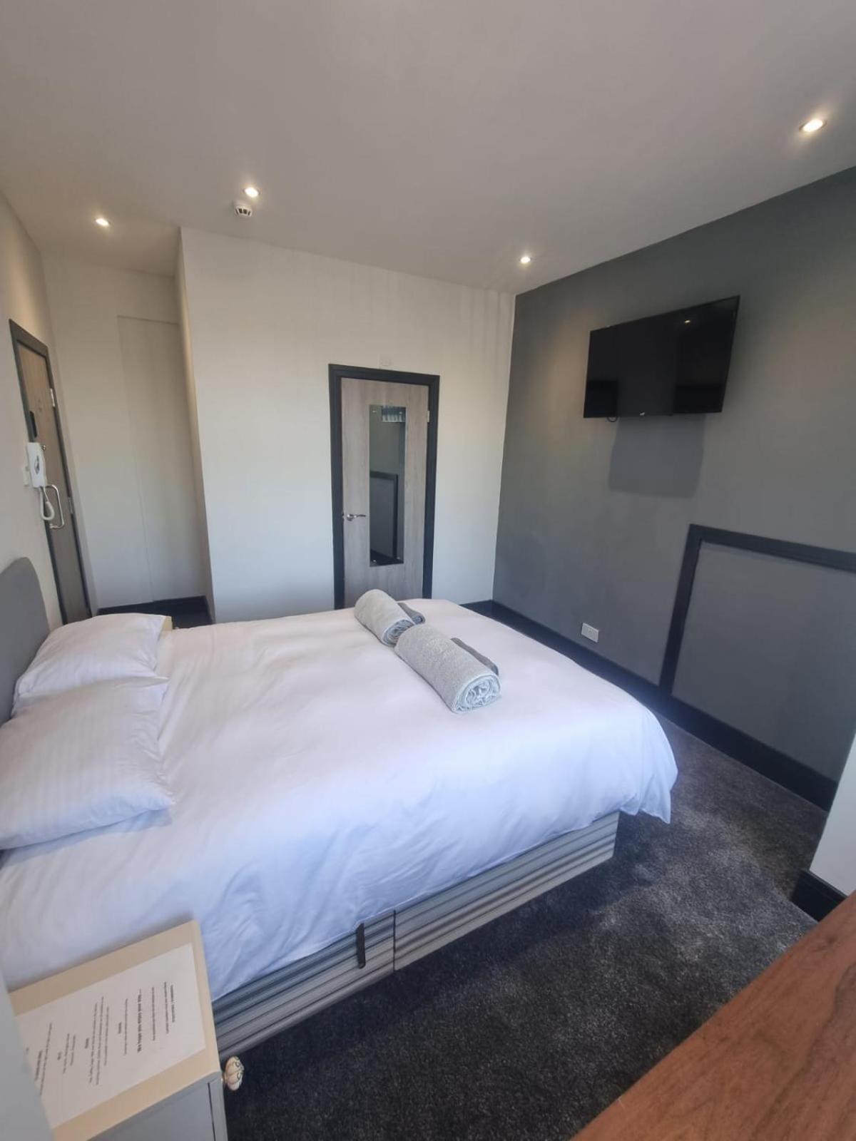 Double Room with Private Bathroom photo 2