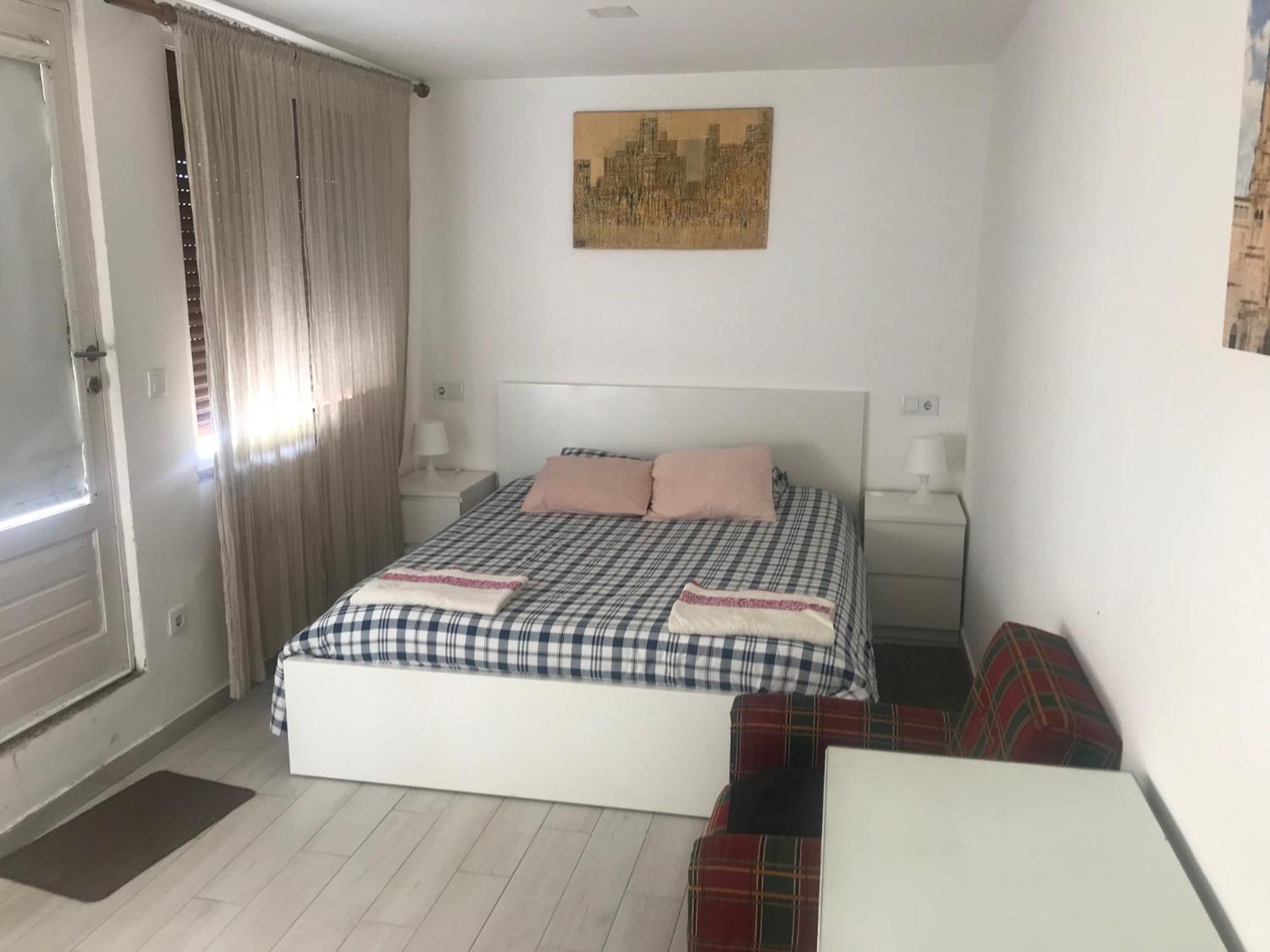 Deluxe Double Room with Shower - Photo 1