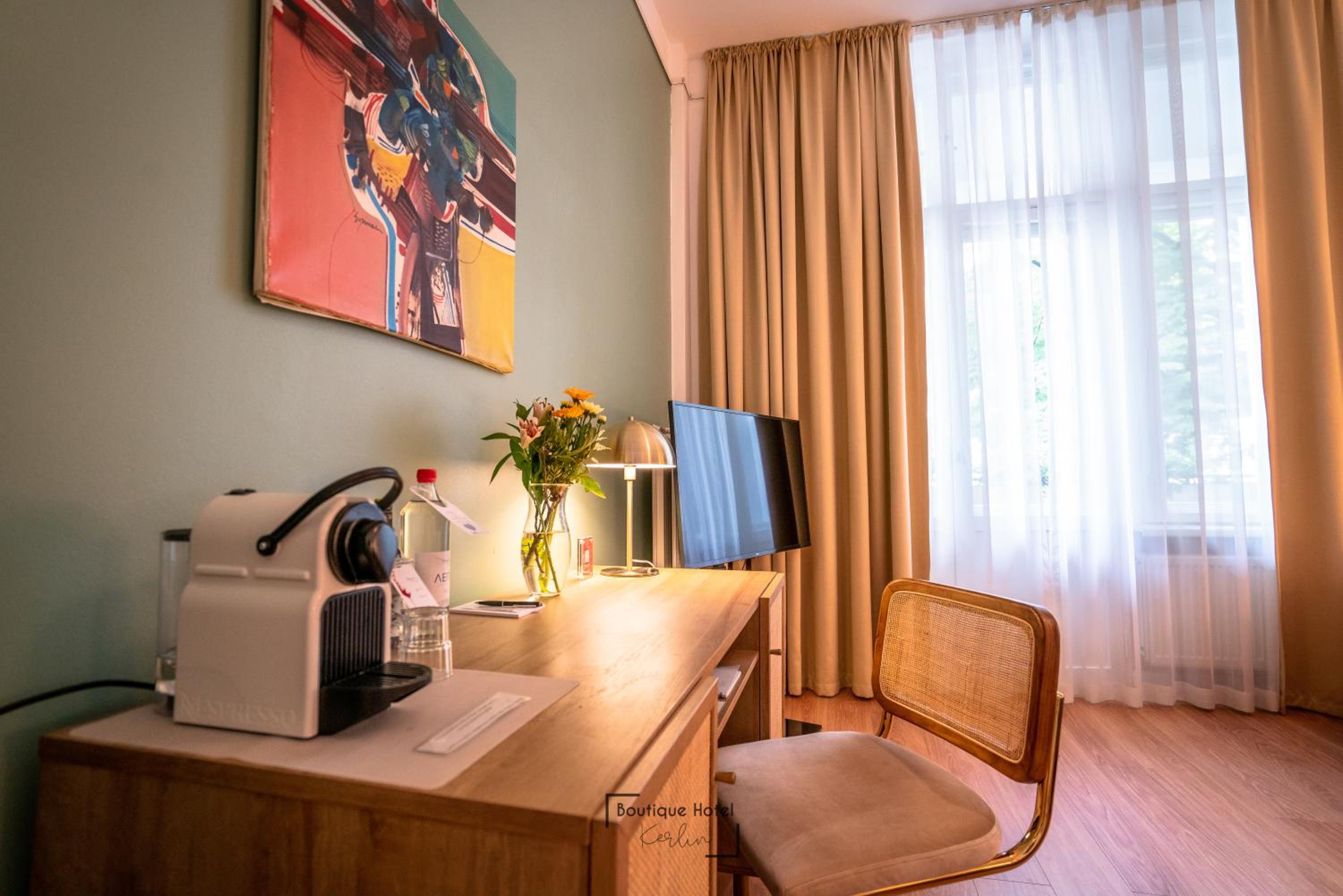 Junior Suite with Balcony photo 1