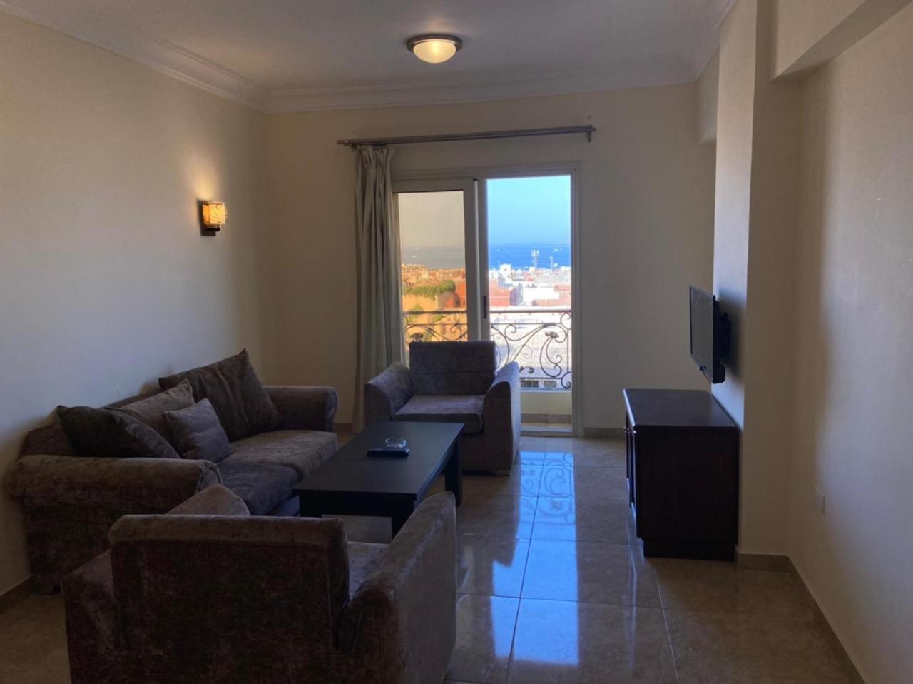One-Bedroom Apartment with Sea View - Photo 1