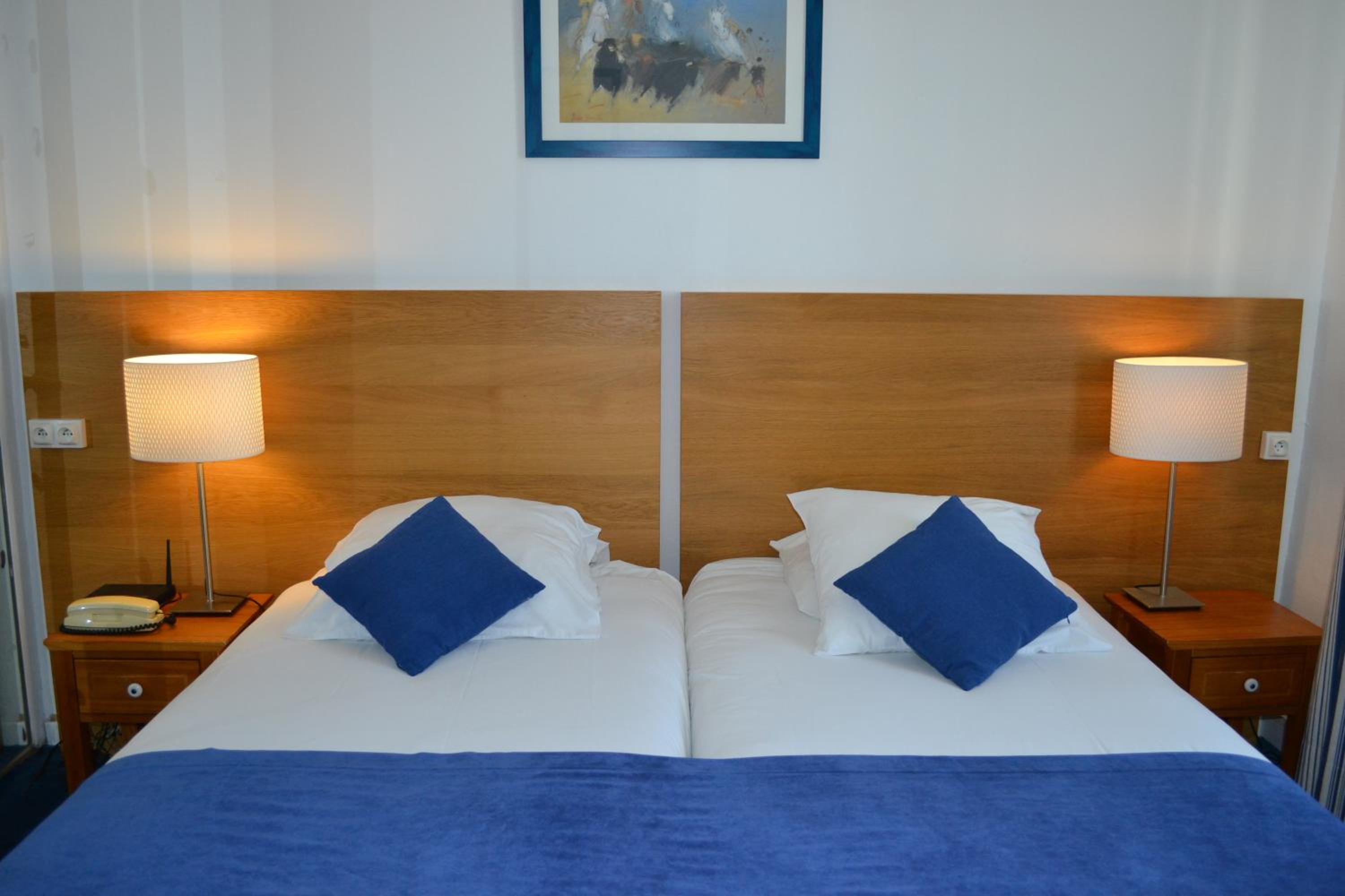 Twin Room - Photo 7