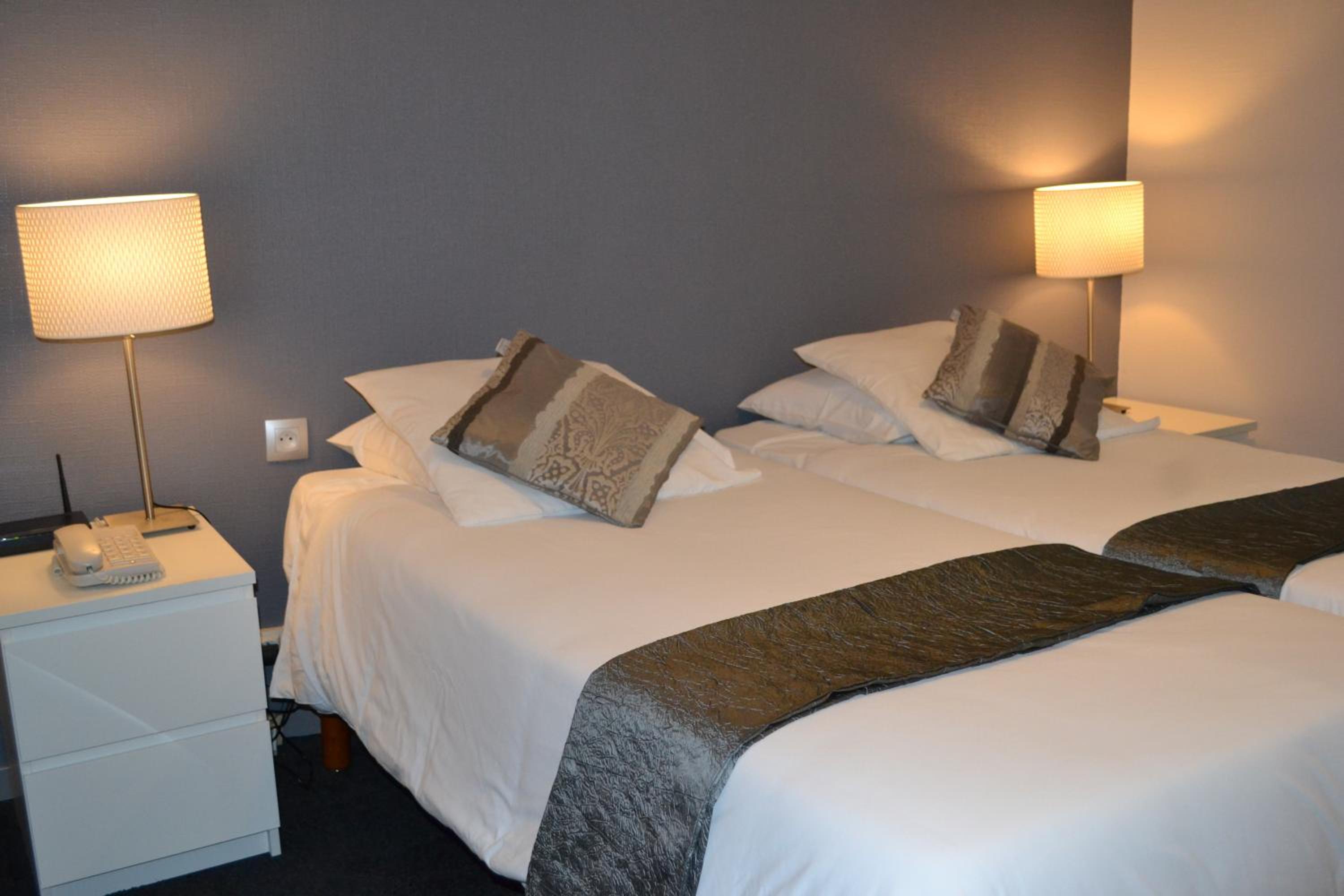 Twin Room - Photo 5