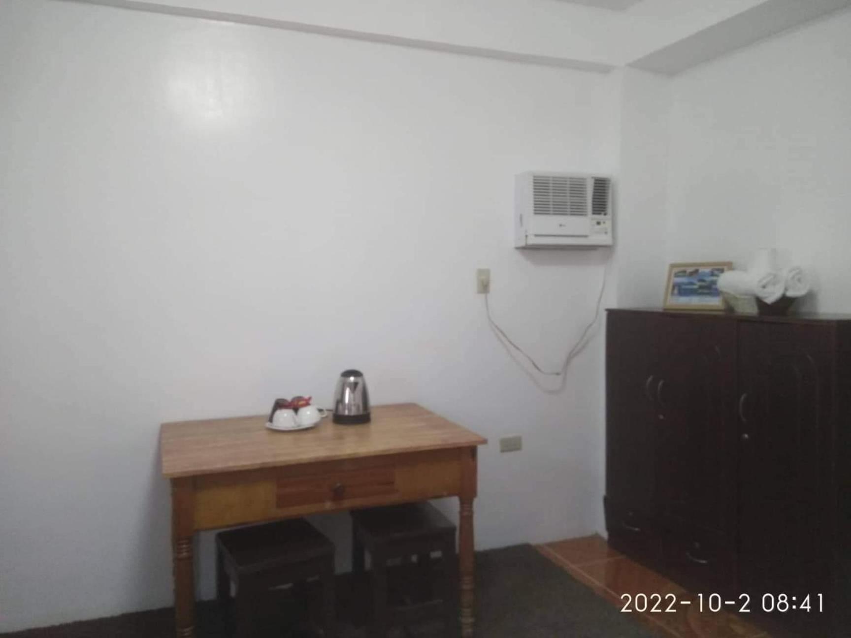 Deluxe Queen Room - Photo 11