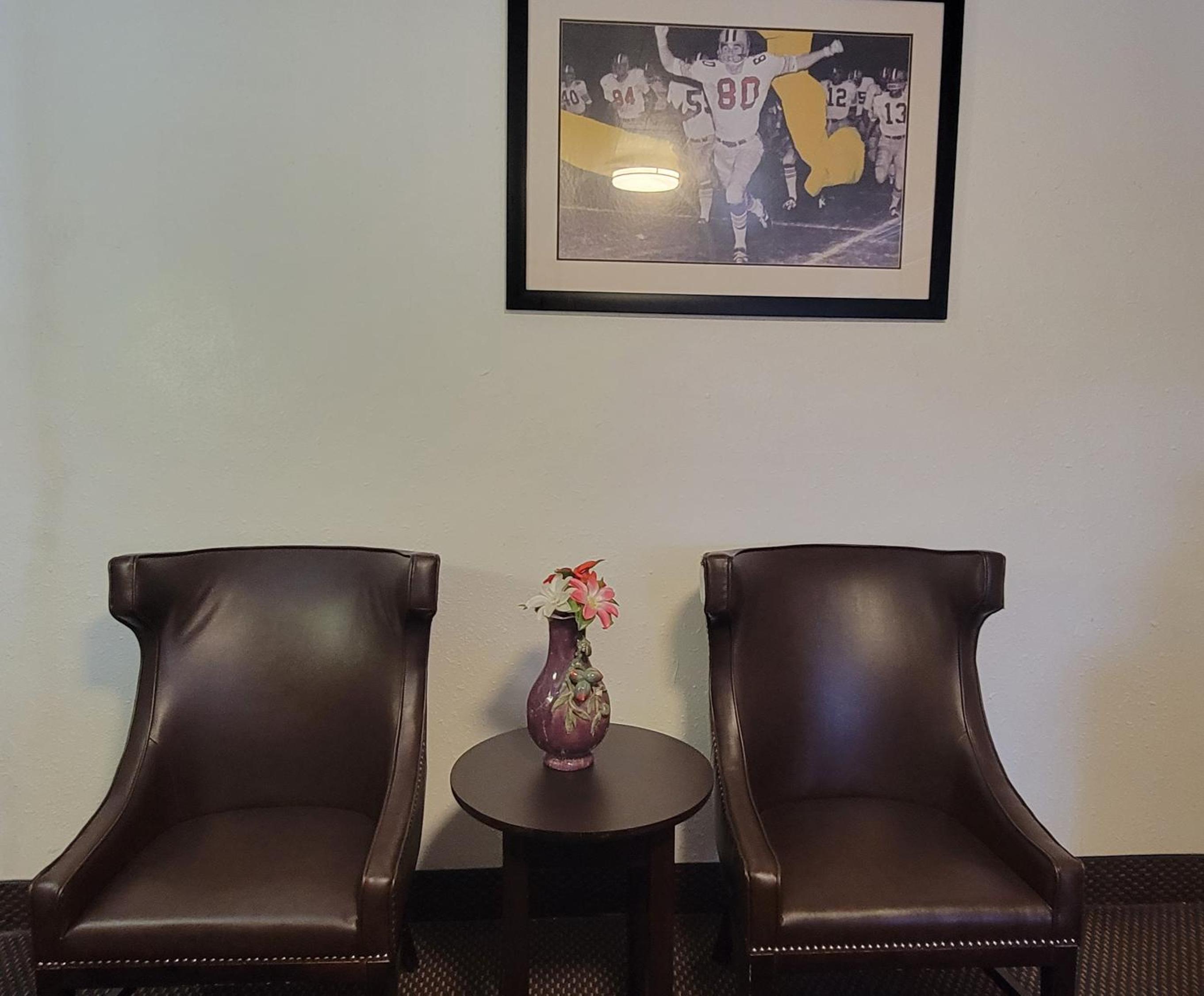 Deluxe King Room - Non-Pet Friendly photo 1