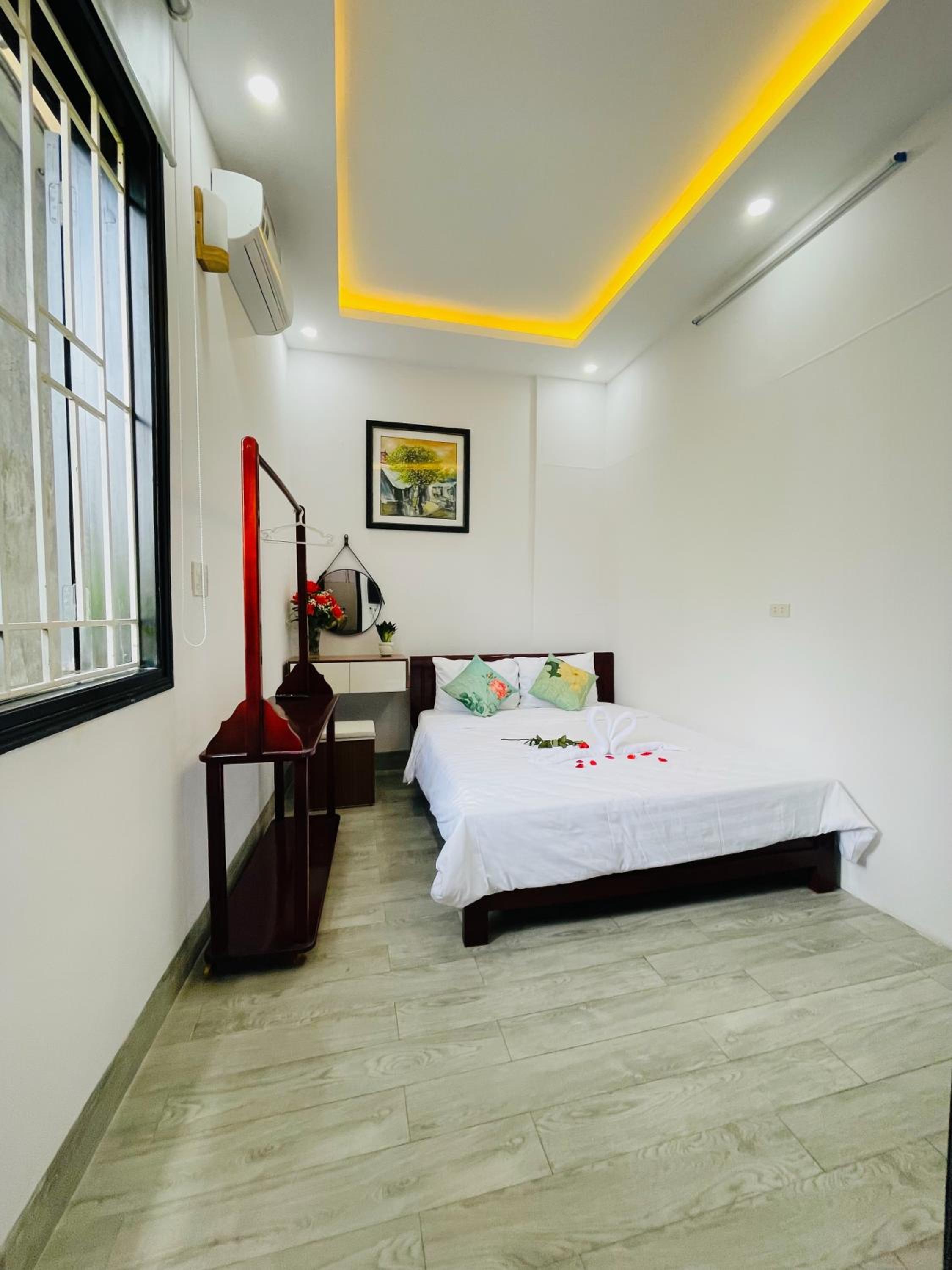 Standard King Room photo 2