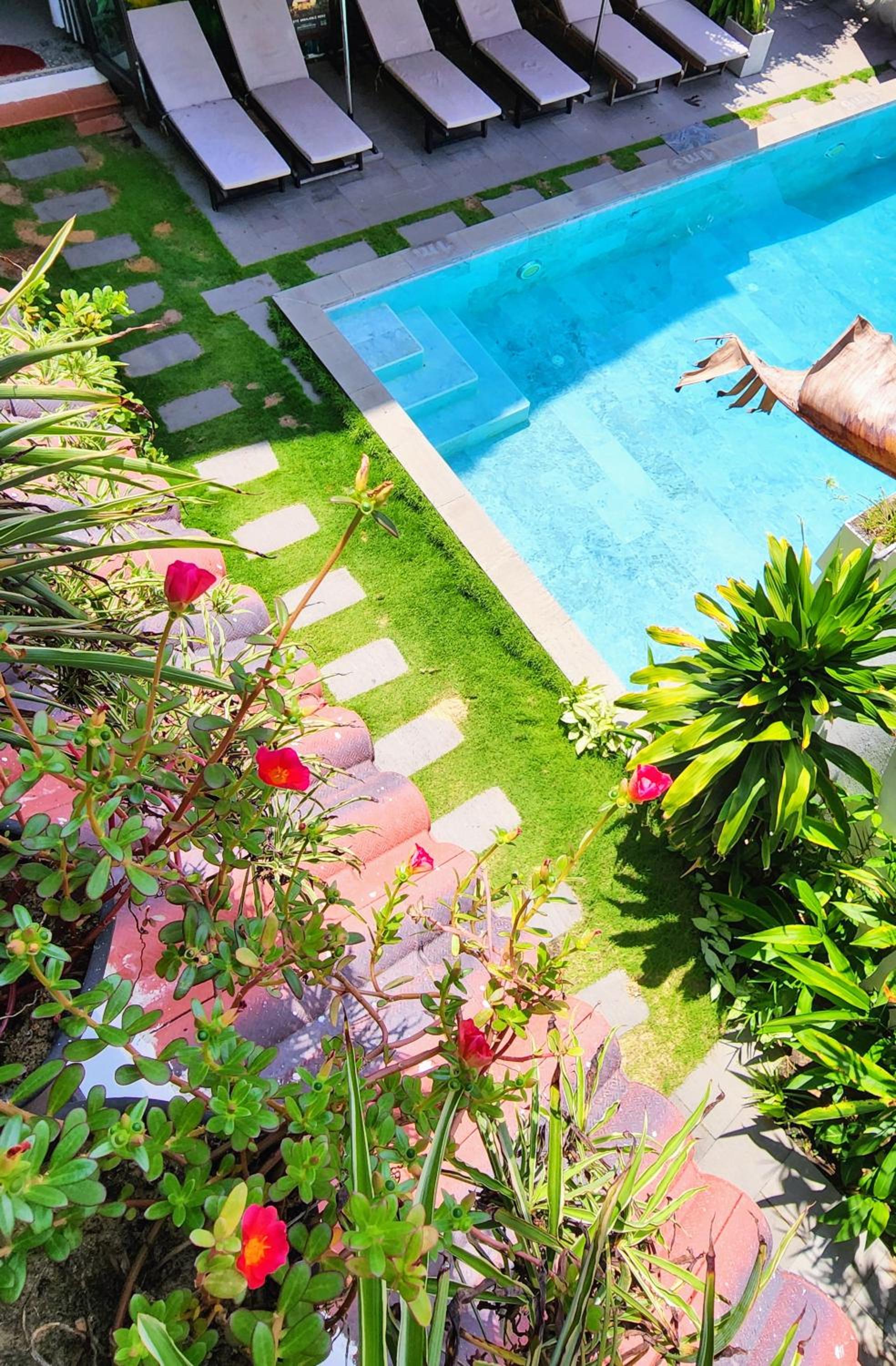 Triple Room with Pool View photo 2