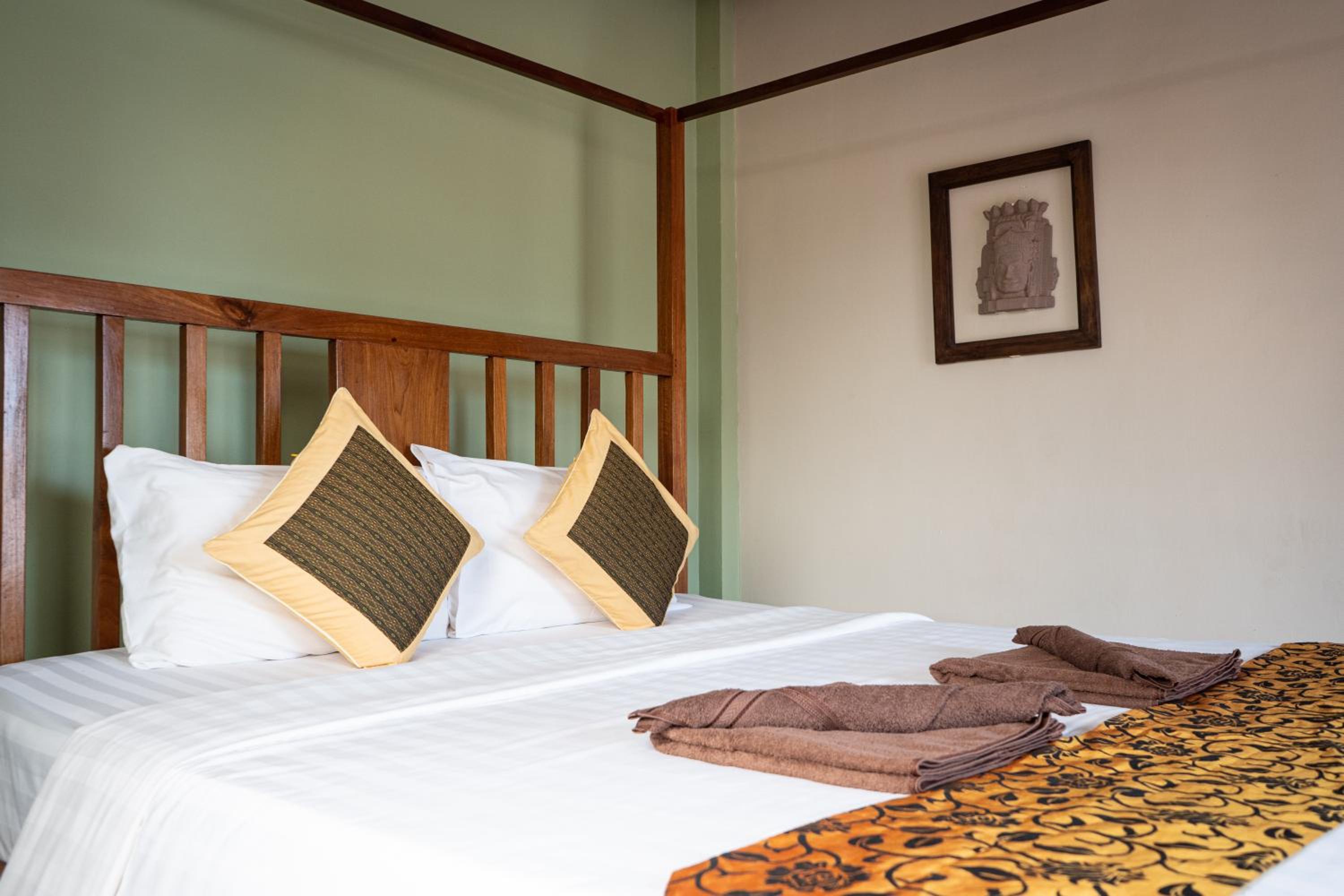 Double Room with Balcony - Photo 5