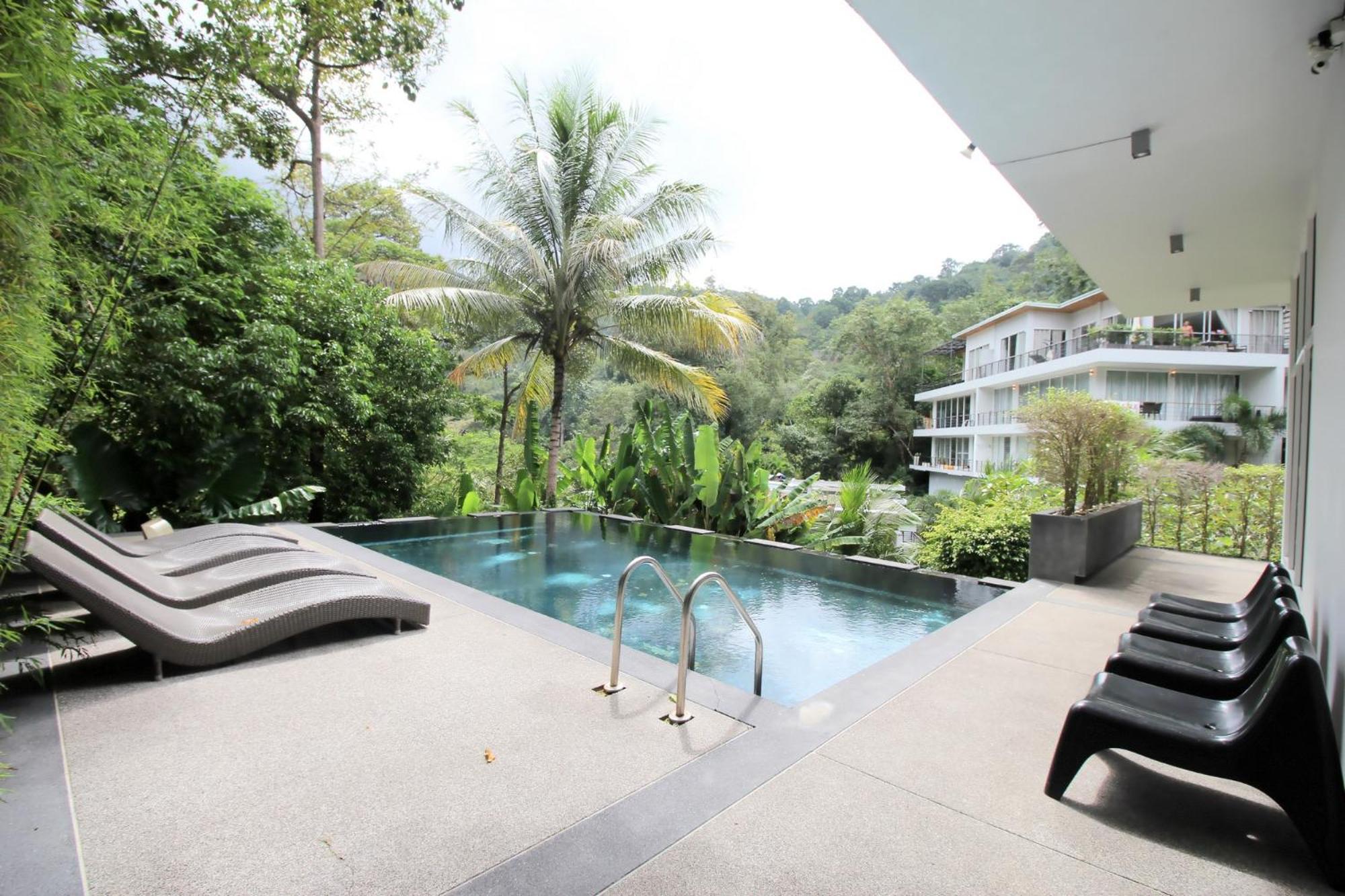 Apartment with Mountain View photo 2