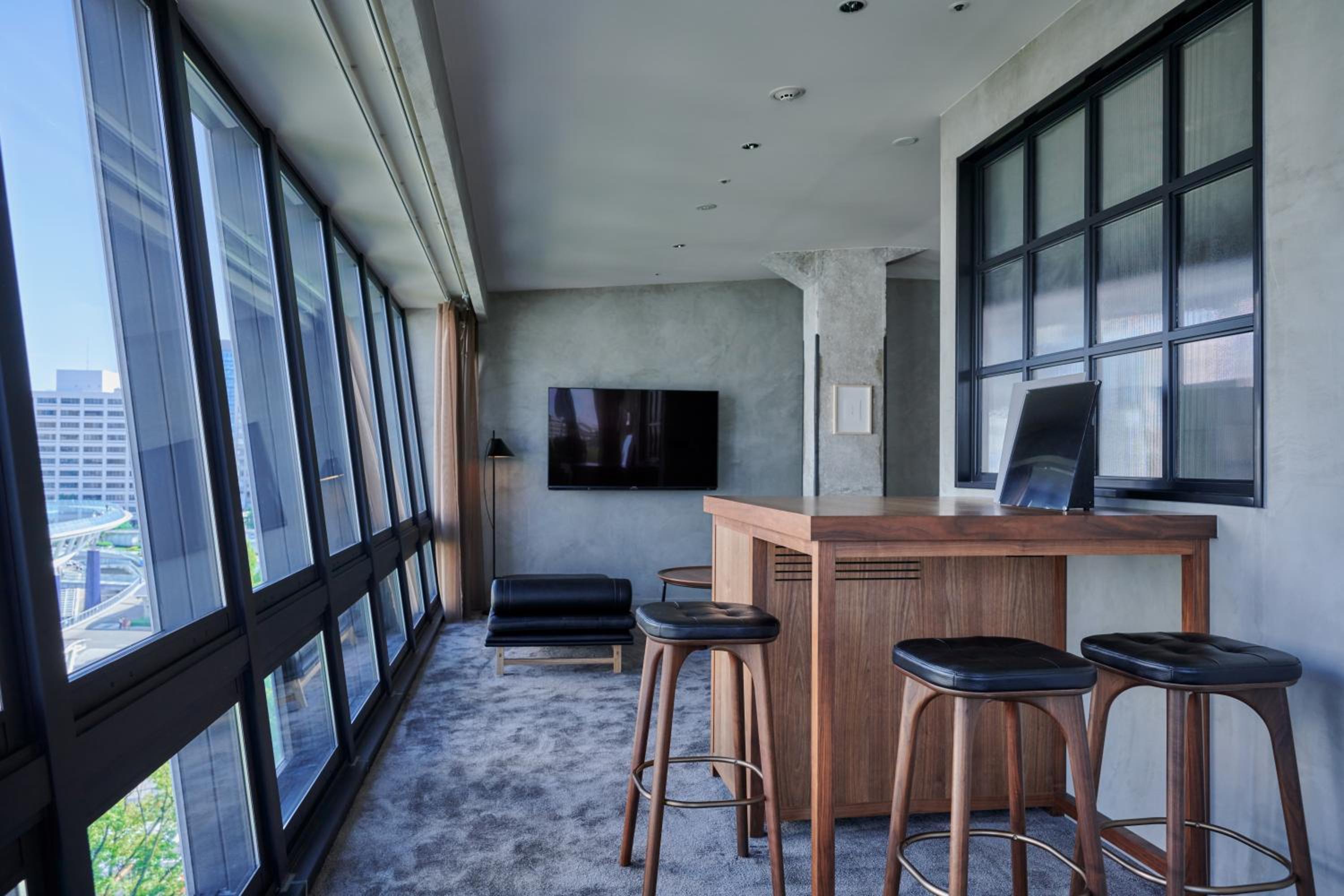 Corner Suite with Forest View