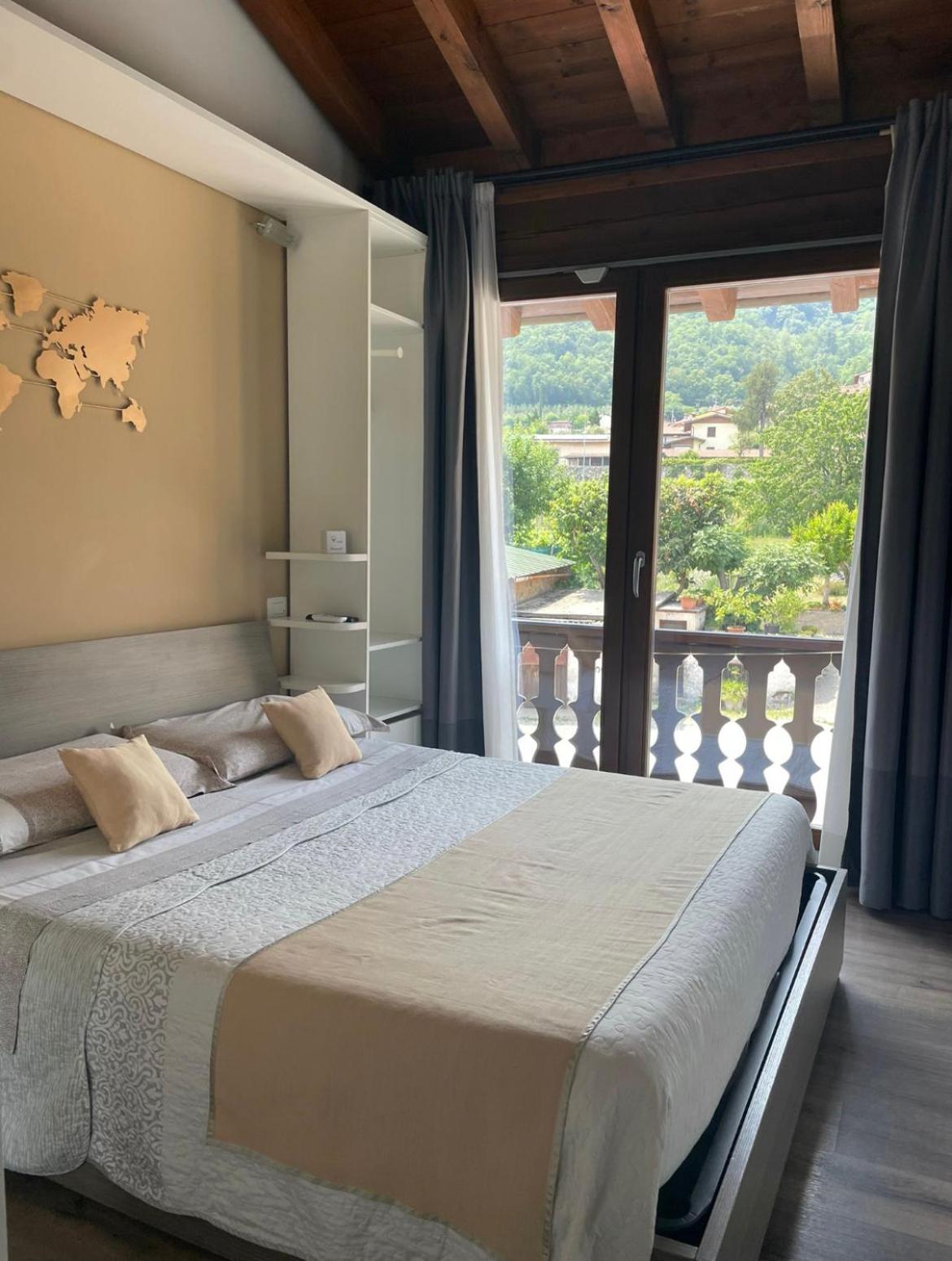 Superior Double Room with Mountain View