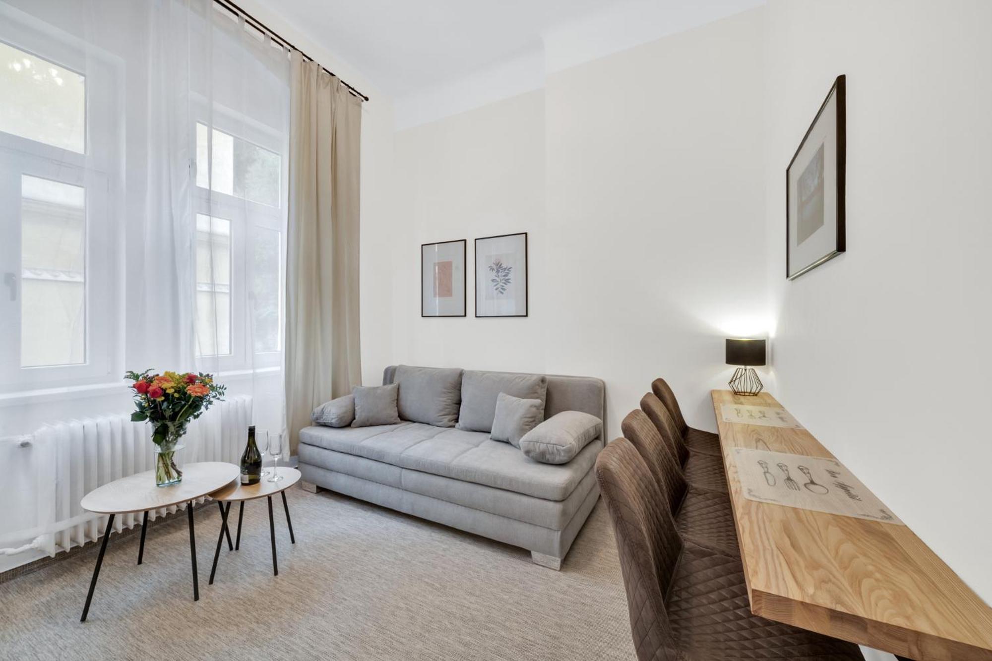 Family Room - Photo 8