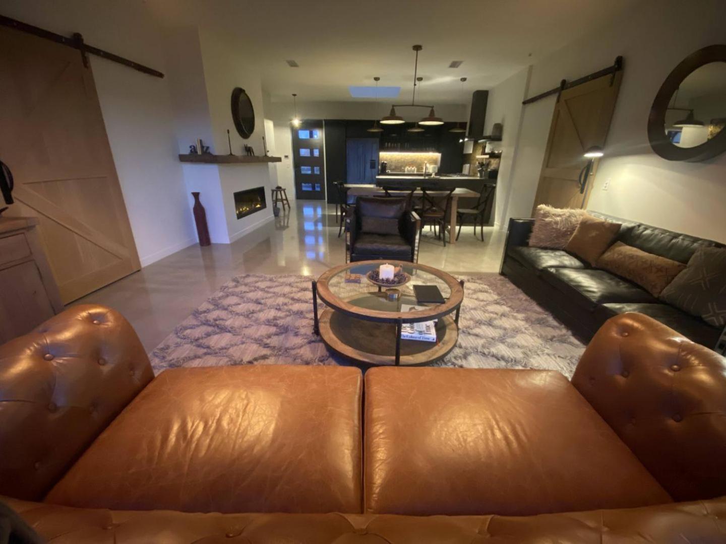 Three-Bedroom House photo 2