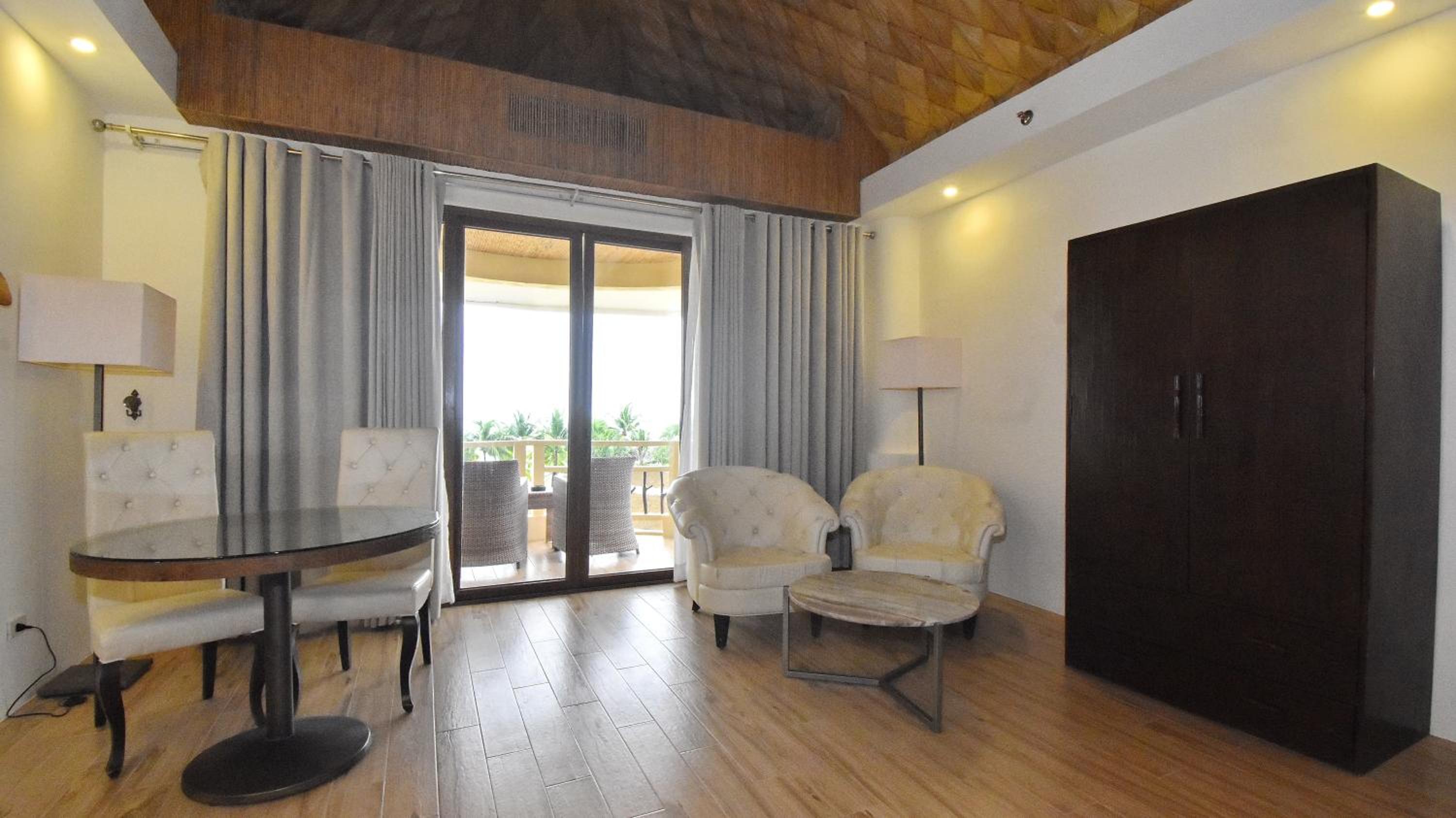 Honeymoon Suite - Photo 7