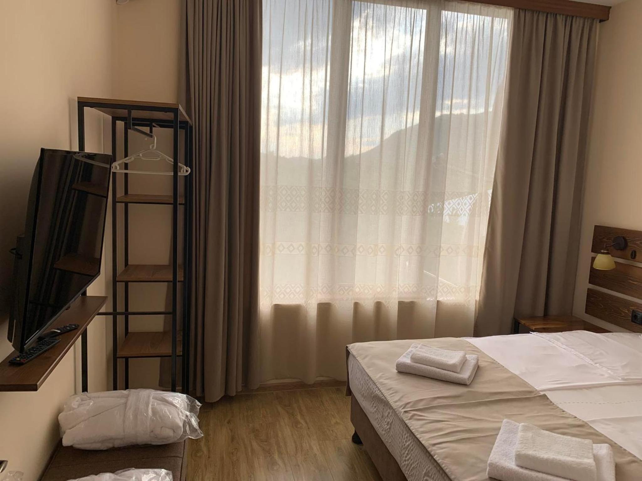 Economy Quadruple Room - Photo 3