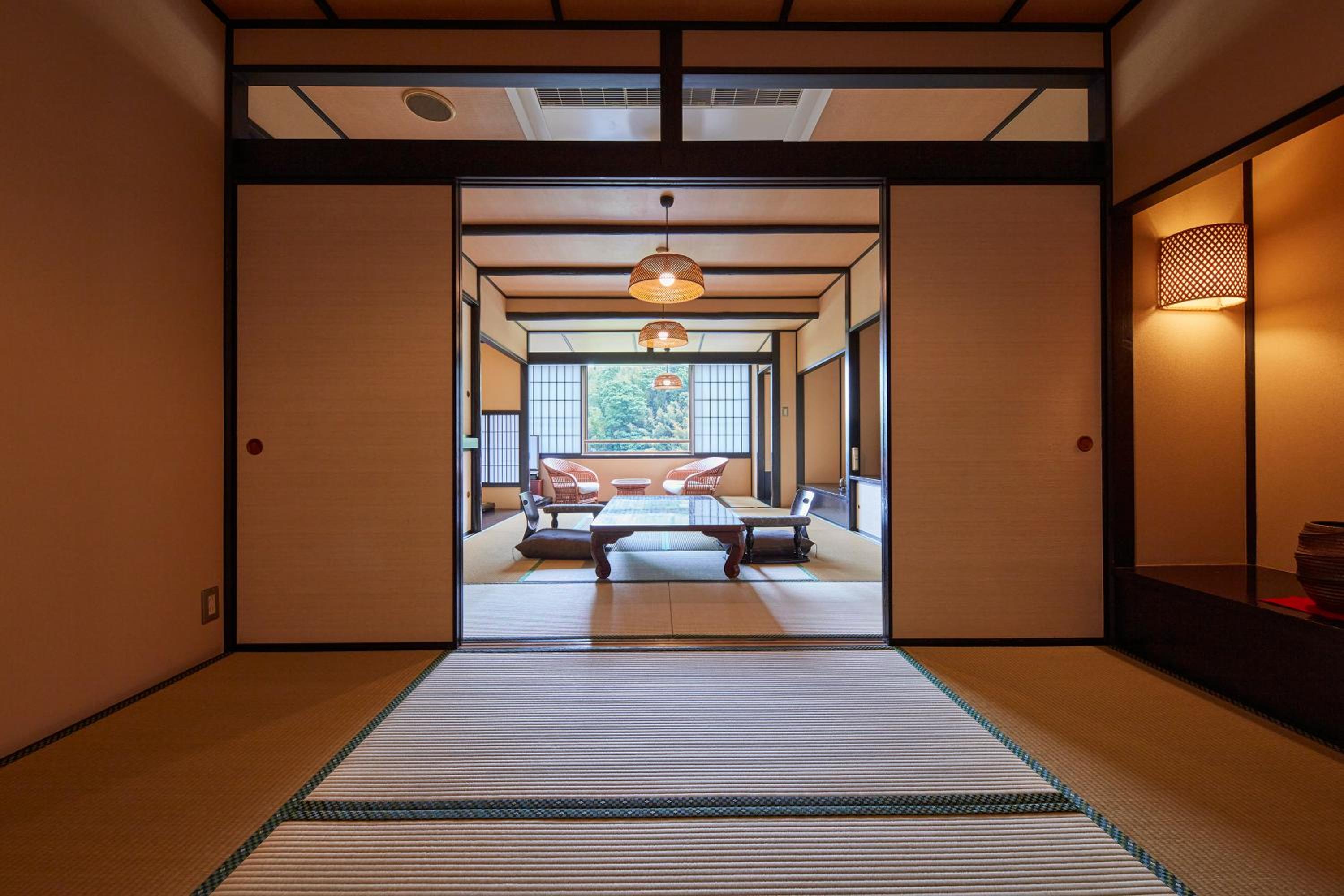 Shimogamotei Japanese Modern King