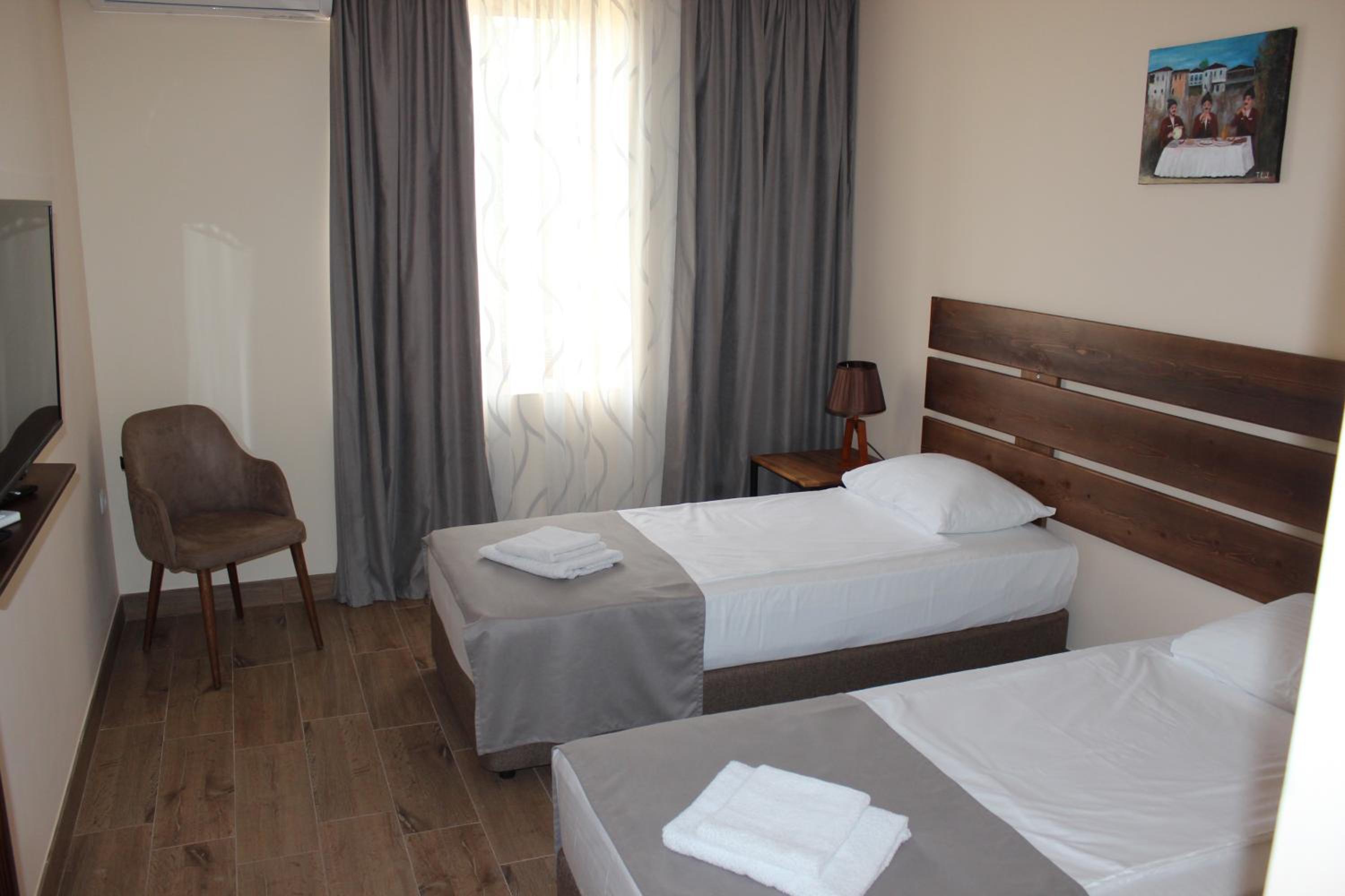 Deluxe Double or Twin Room - Photo 3