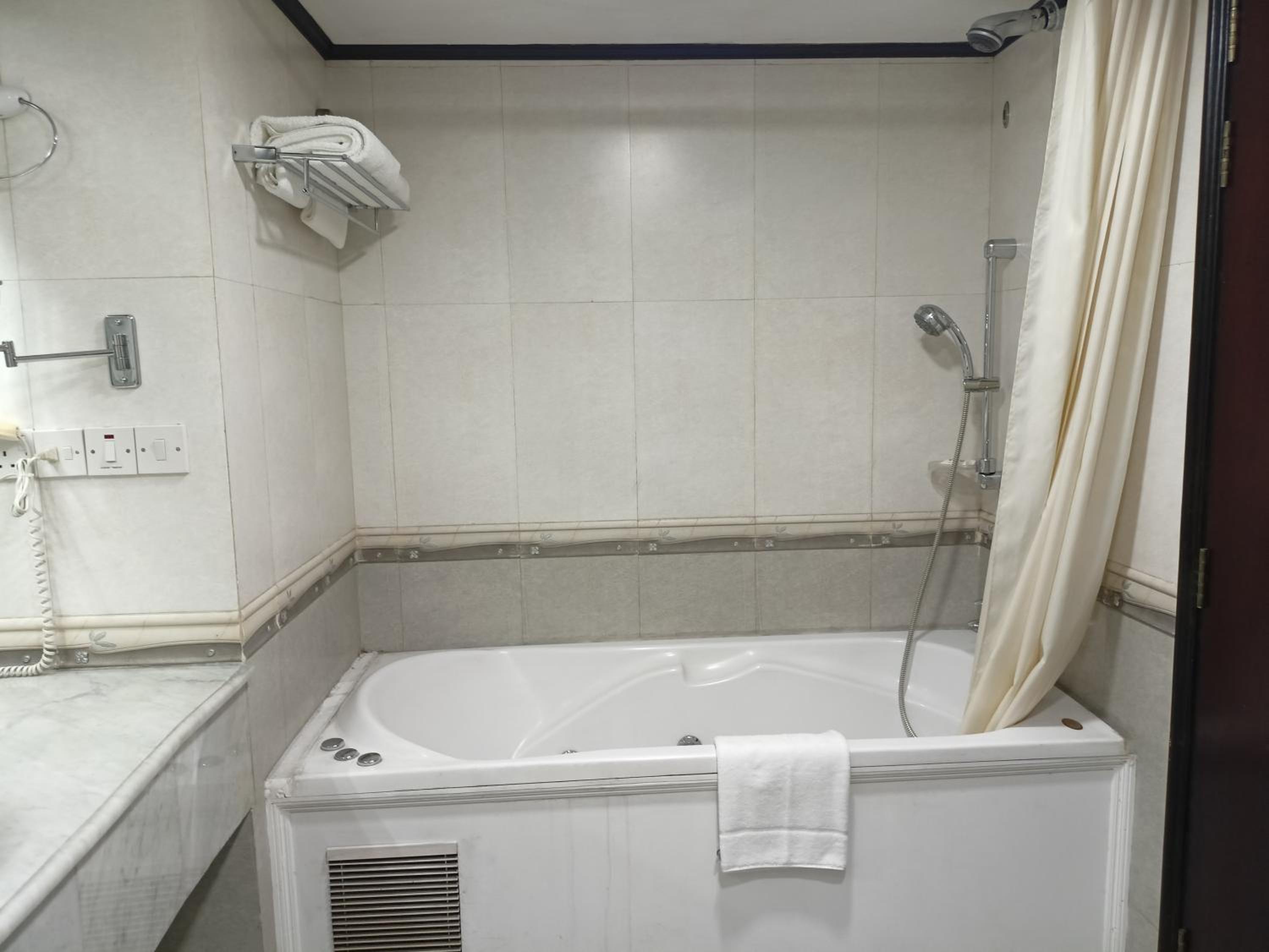 Crown Suite photo 3