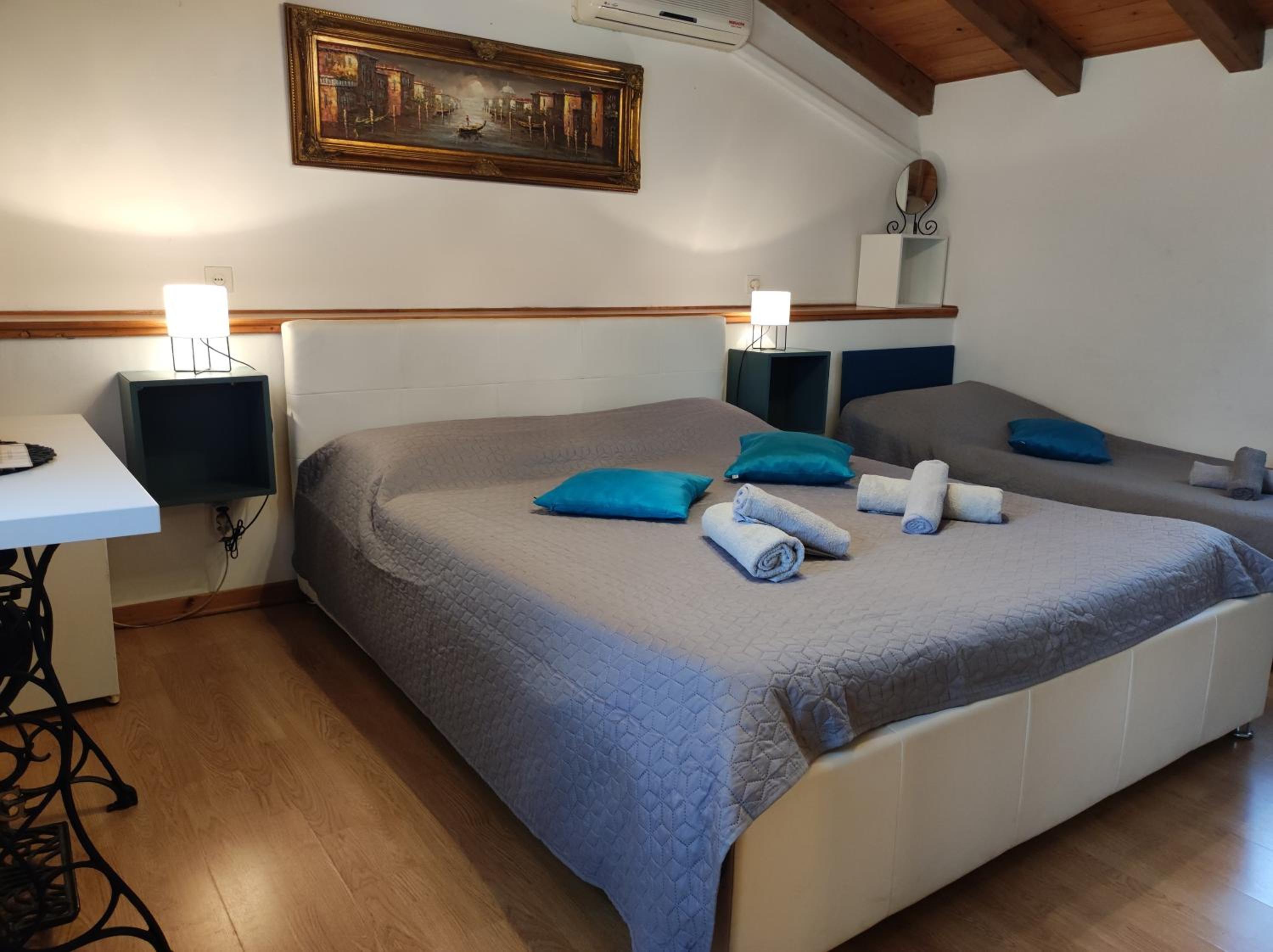 Deluxe Room (2 Adults + 1 Child) Second Floor - Photo 3