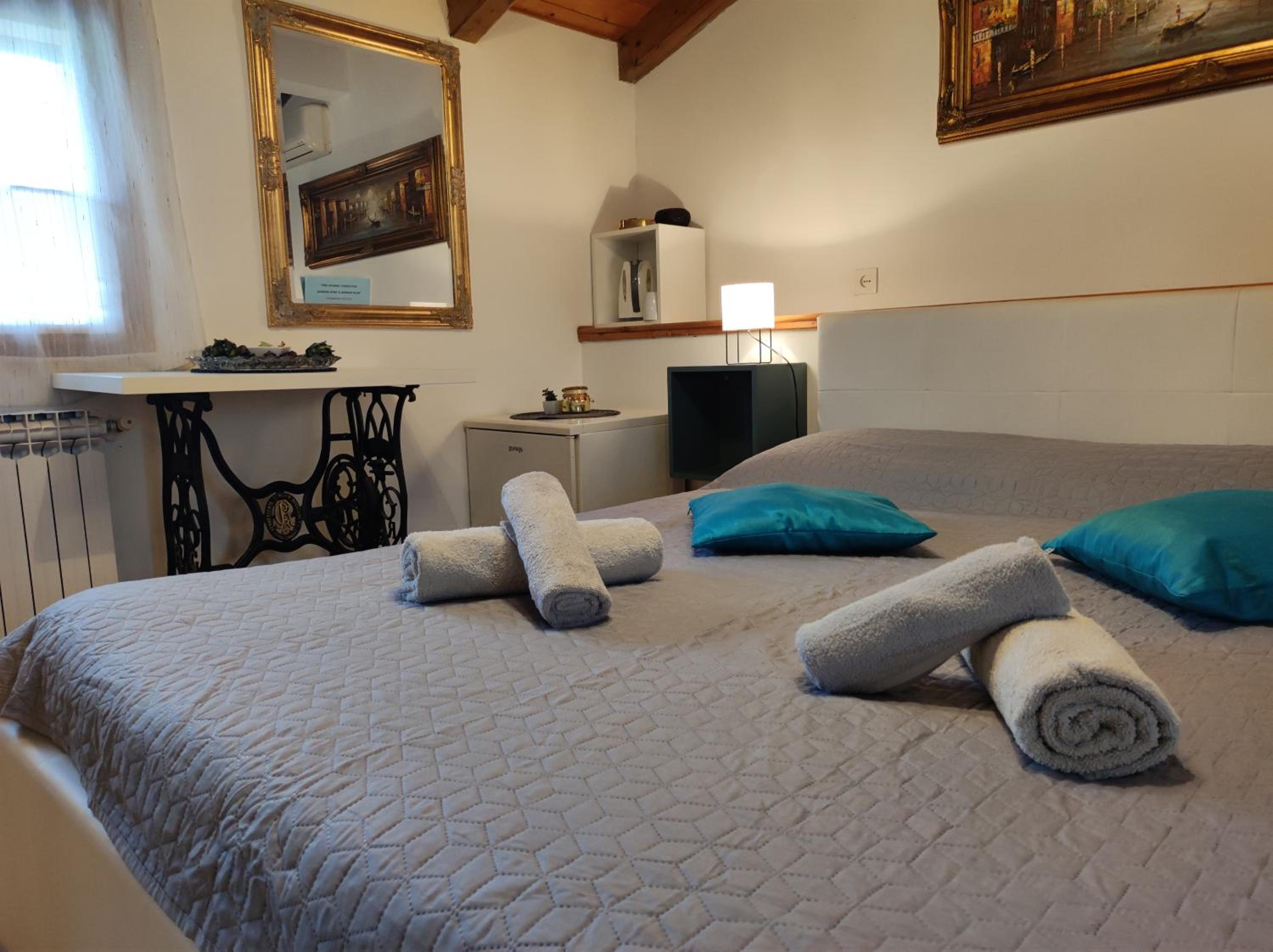 Deluxe Room (2 Adults + 1 Child) Second Floor - Photo 4