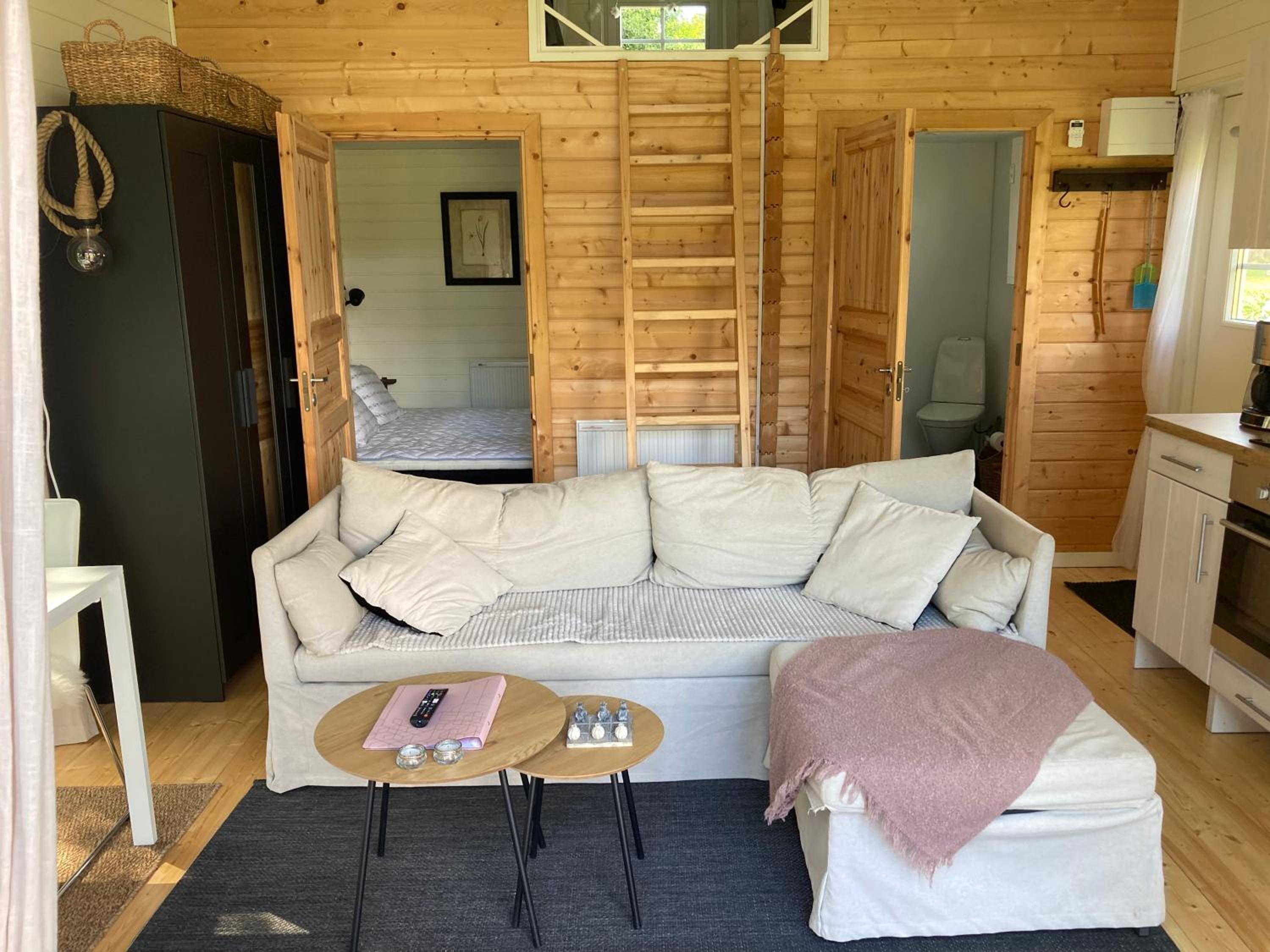 Two-Bedroom House - Photo 11