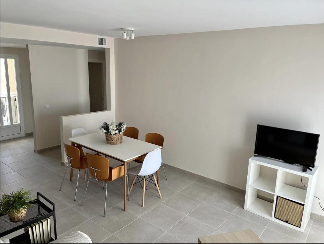 Three-Bedroom Apartment photo 3