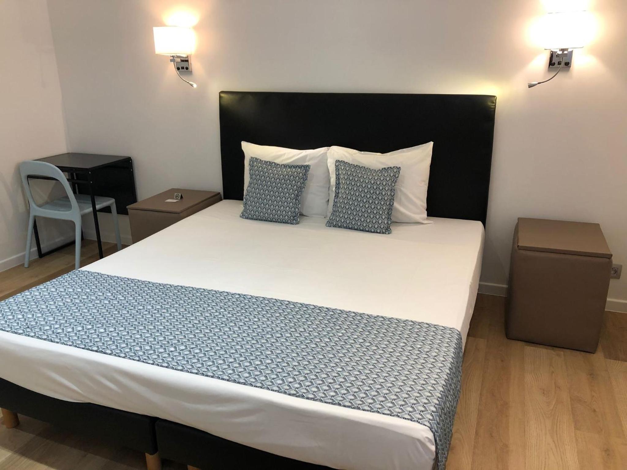 Superior Double or Twin Room - Photo 8