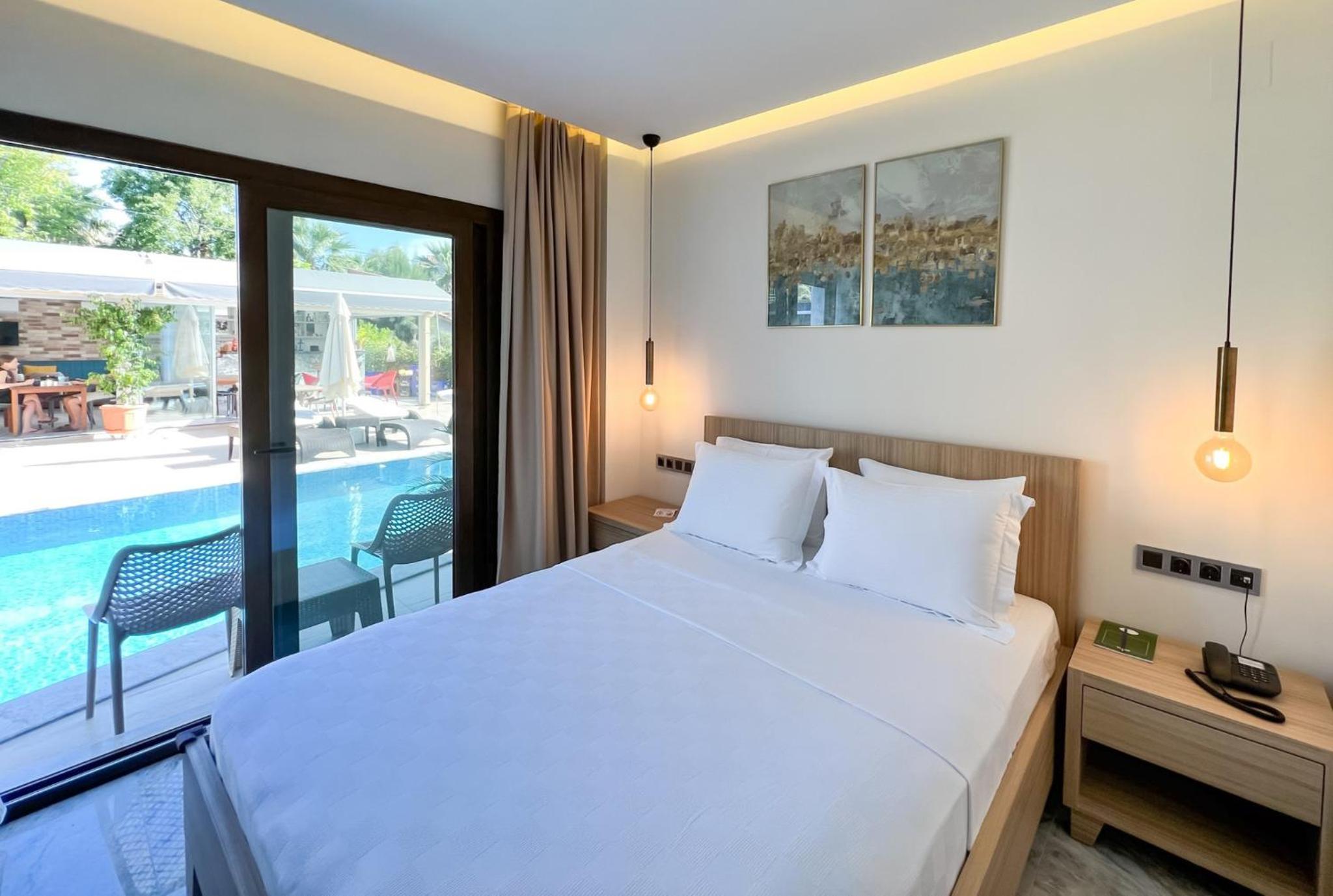 Deluxe Room - Photo 2