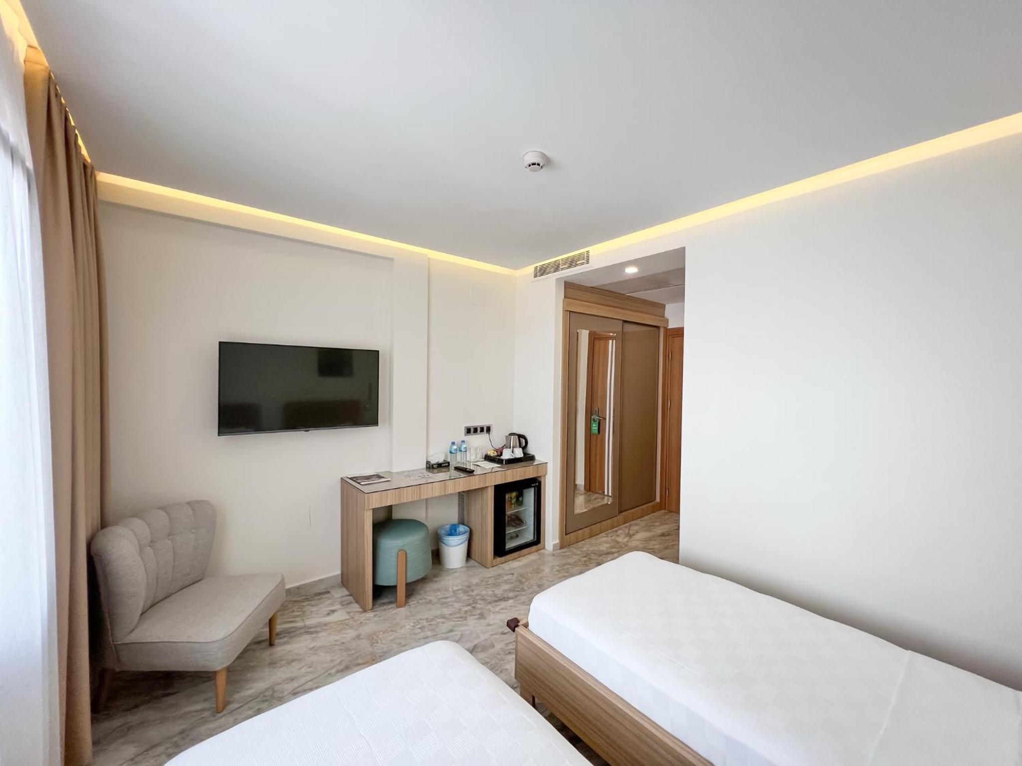 Budget Twin Room - Photo 5