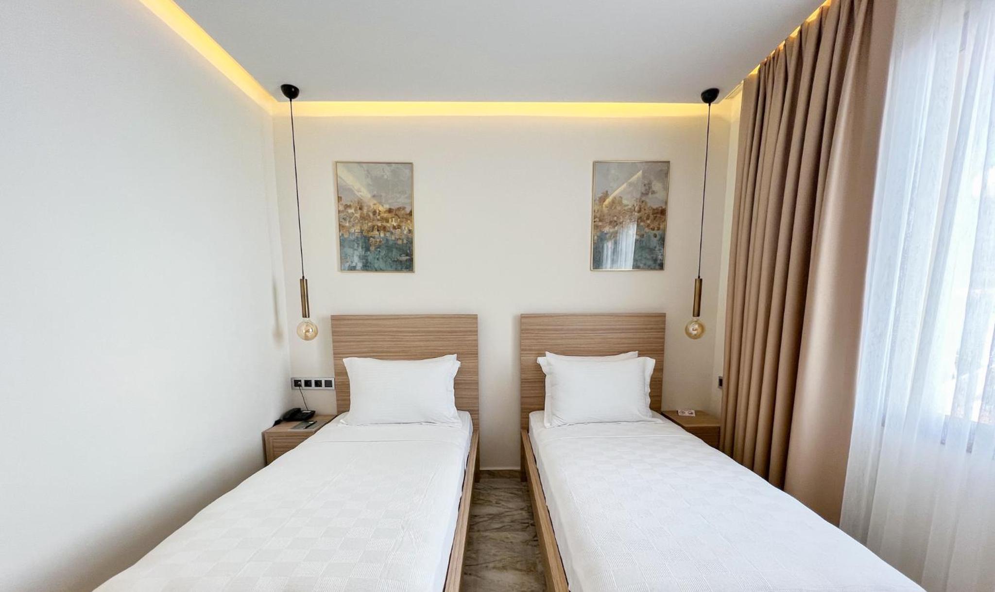 Budget Twin Room - Photo 4