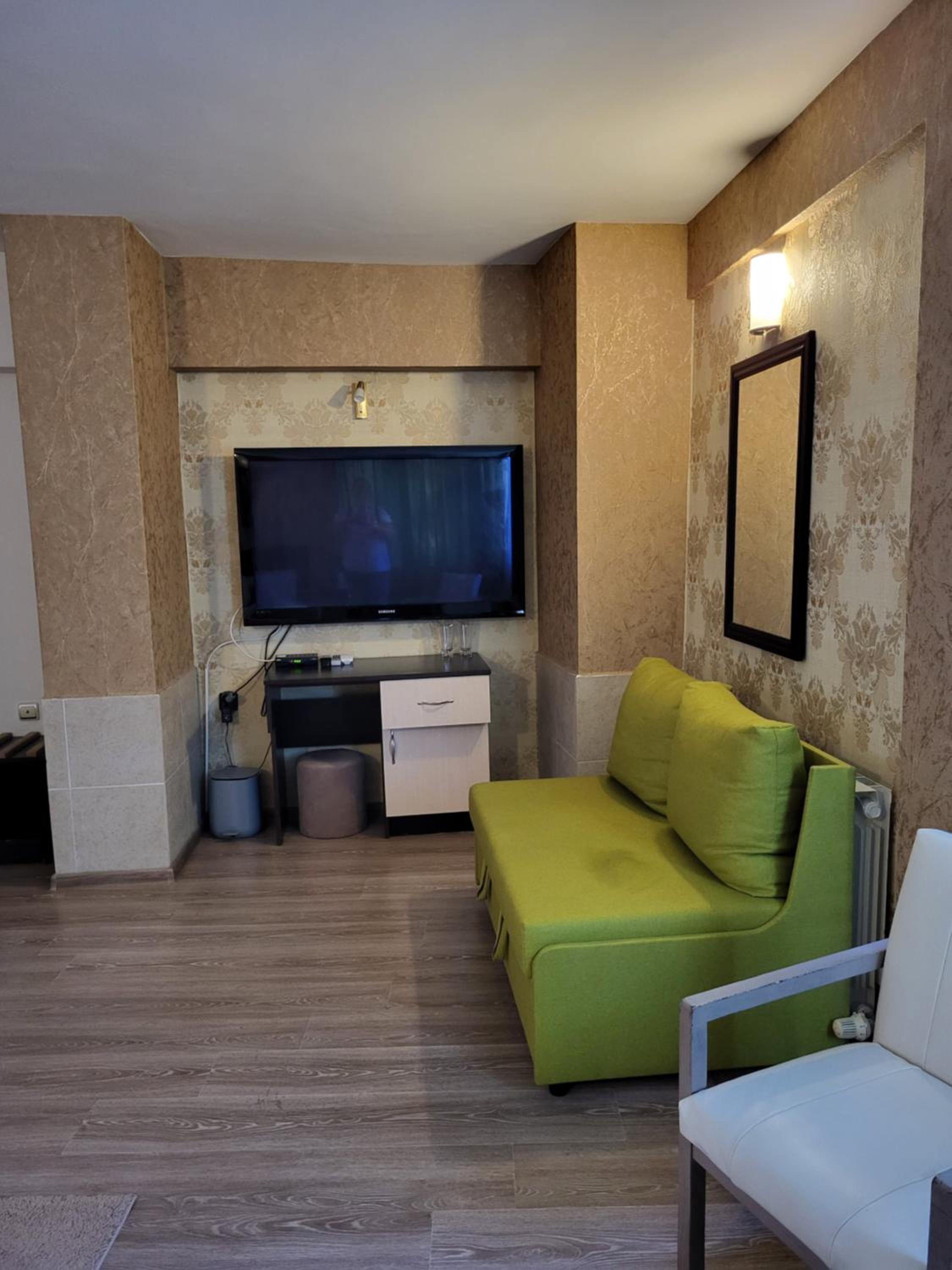 Double Room - Photo 2