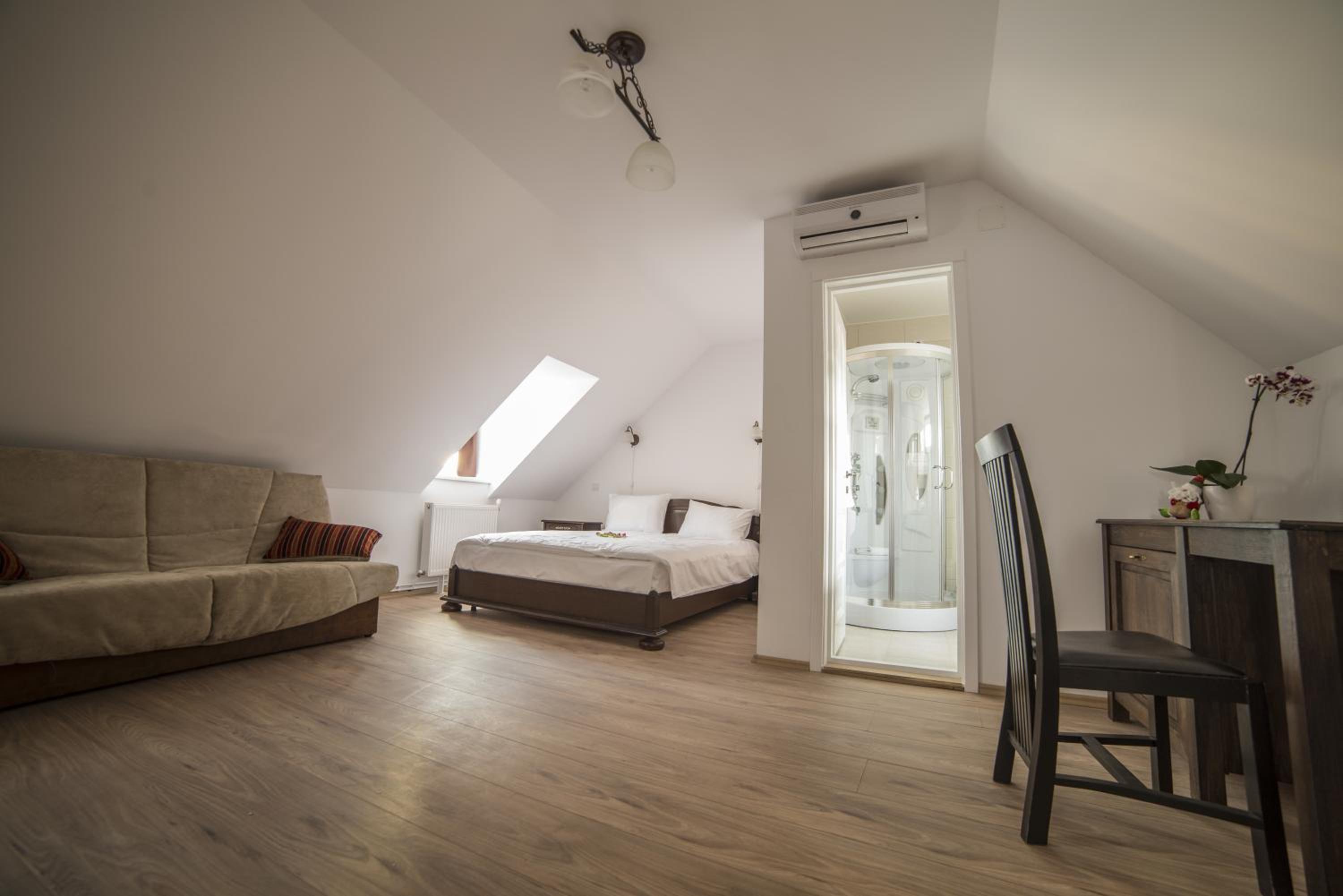 Superior Attic Double Room with view to Liars Bridge  - Photo 4