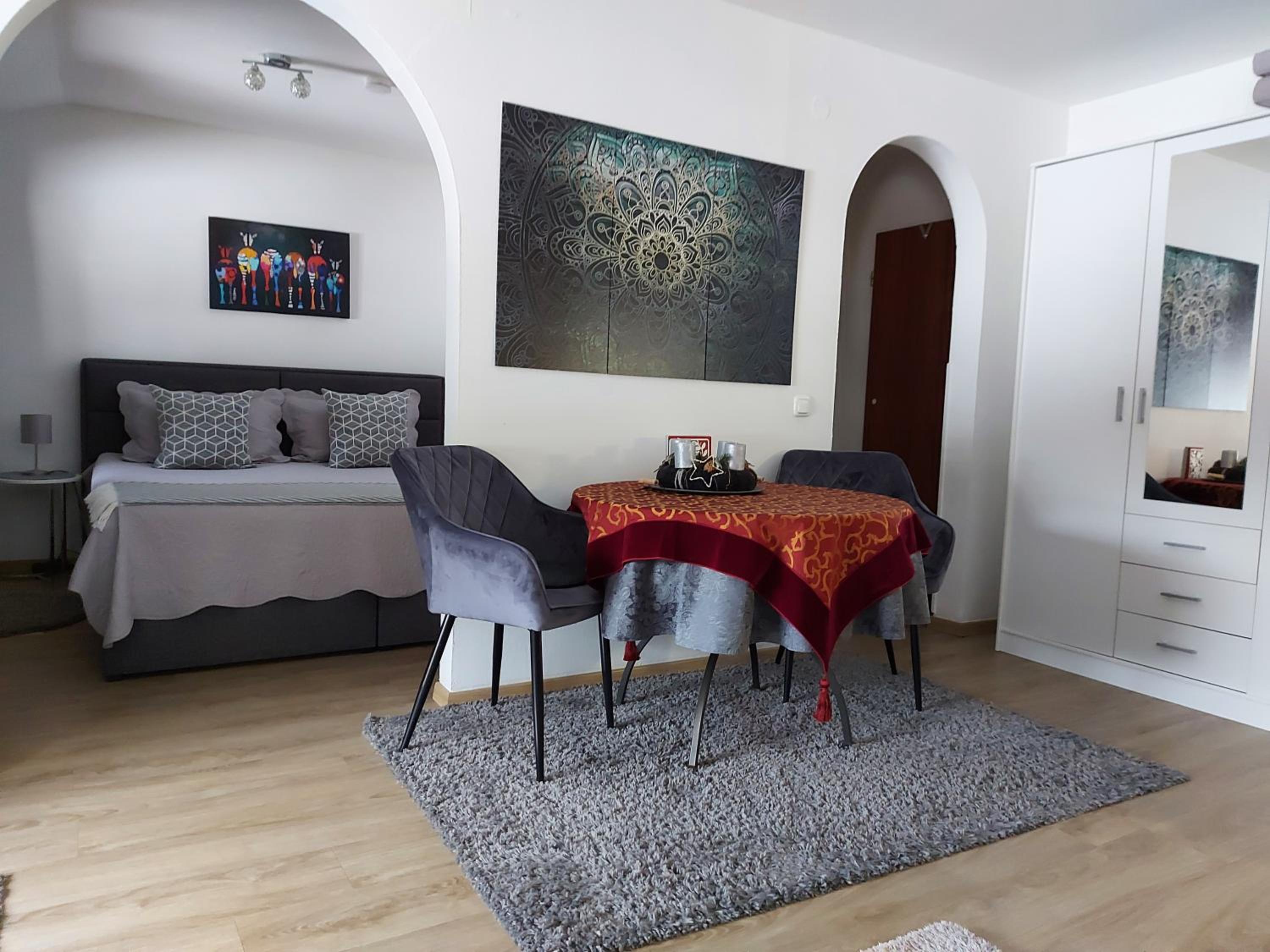 One-Bedroom Apartment photo 2