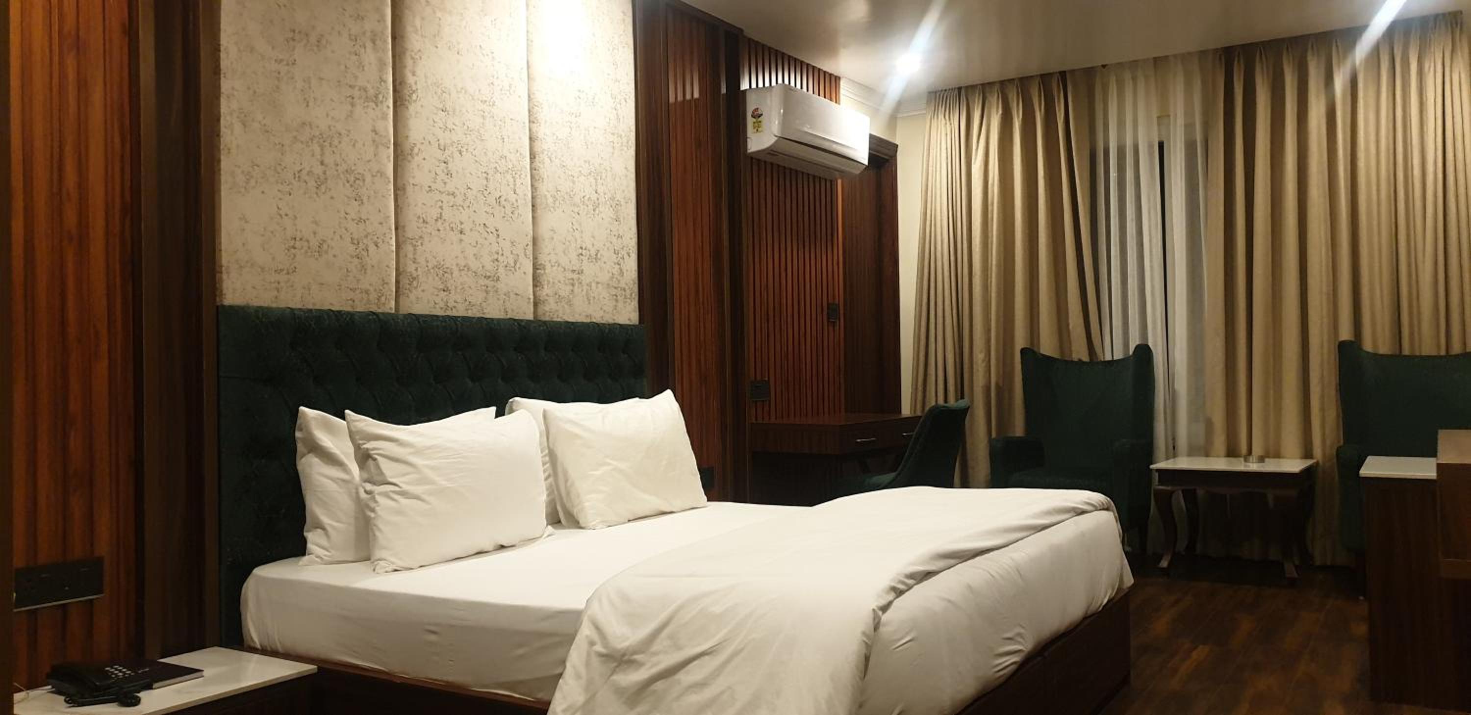 Superior King Room