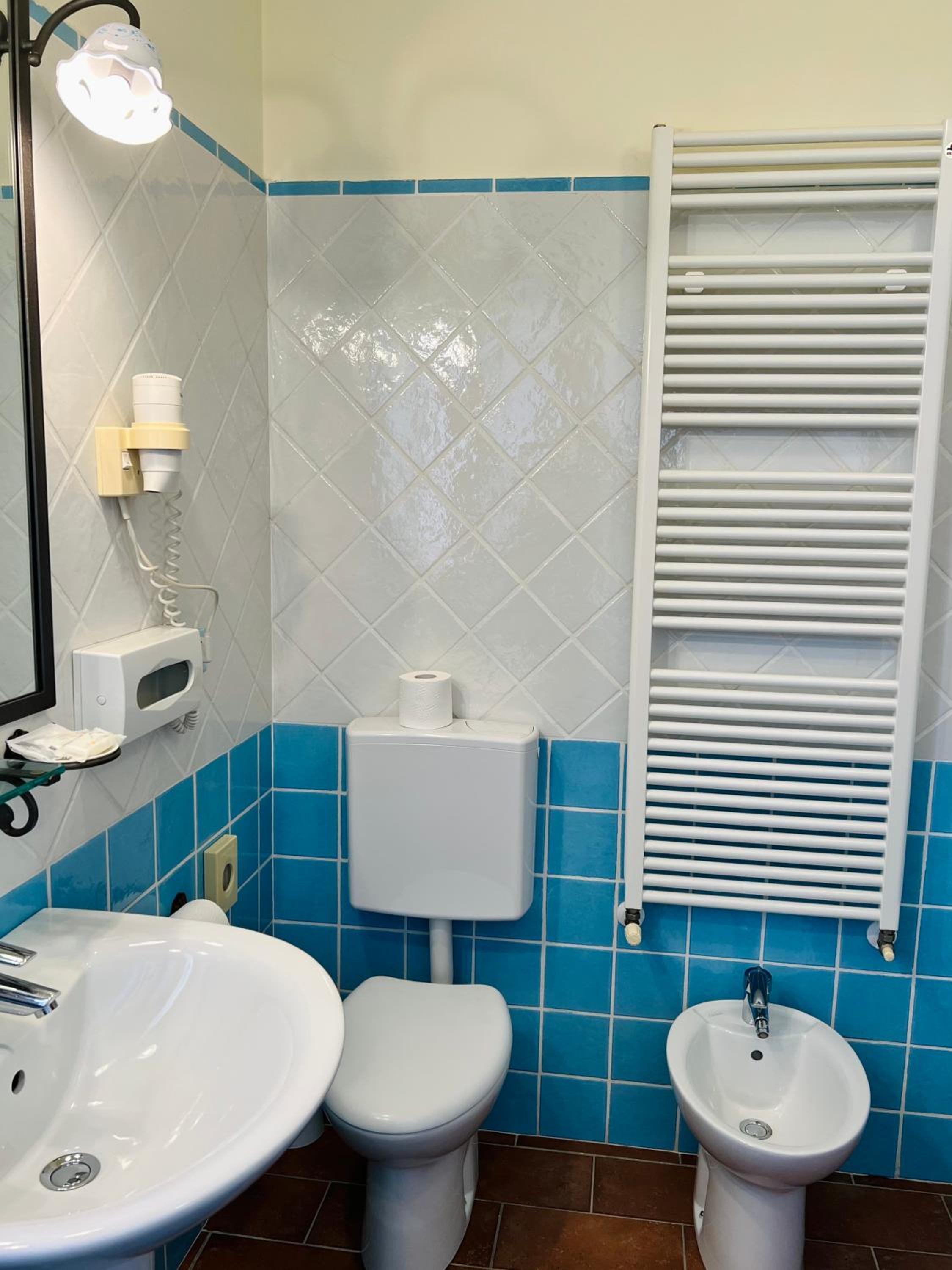 Comfort Triple Room with Shower photo 3